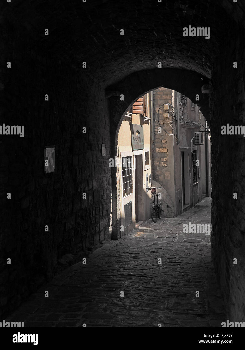 Schmale Straßen im historischen Zentrum der Stadt Piran in Slowenisch Istrien an der Adria Küste Stockfoto