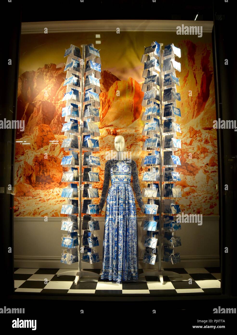 Fenster Anzeige bei Bergdorf Goodman in NEW YORK CITY am 26. Juni 2015. Stockfoto