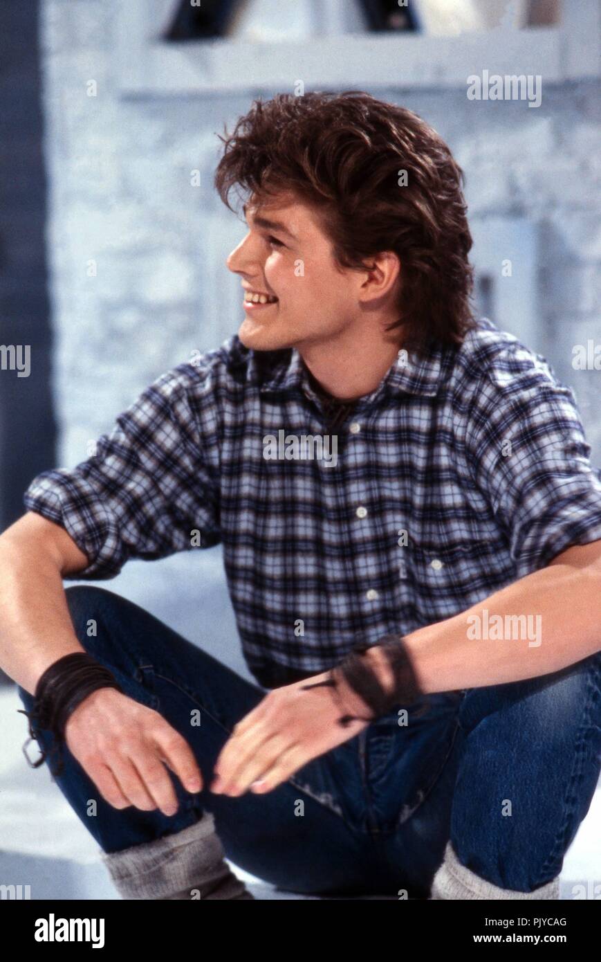 Morten Harket' von 'a-ha', norwegische Popgruppe, beim Auftritt in "Formel Eins" in München, Deutschland 1985. Morten Harket der norwegischen Popband A-ha'live an Deutschen chart TV-Show 'Formel Eins' in München, Deutschland, 1985. | Verwendung weltweit Stockfoto