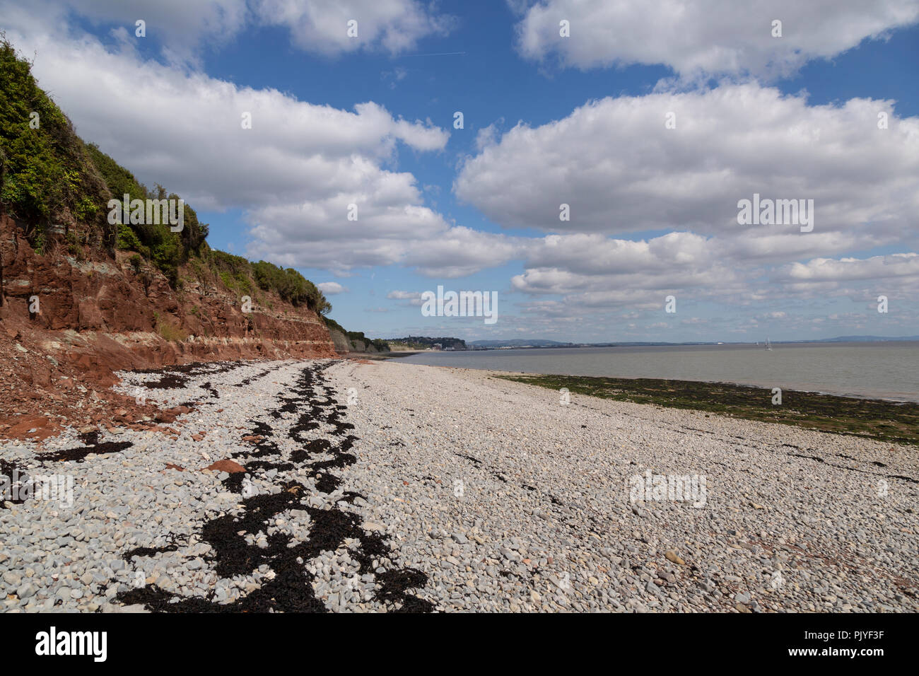 Blick nach Osten entlang der Küste von Lavernock zeigen in Richtung Cardiff, Glamorgan, Wales, Großbritannien Stockfoto