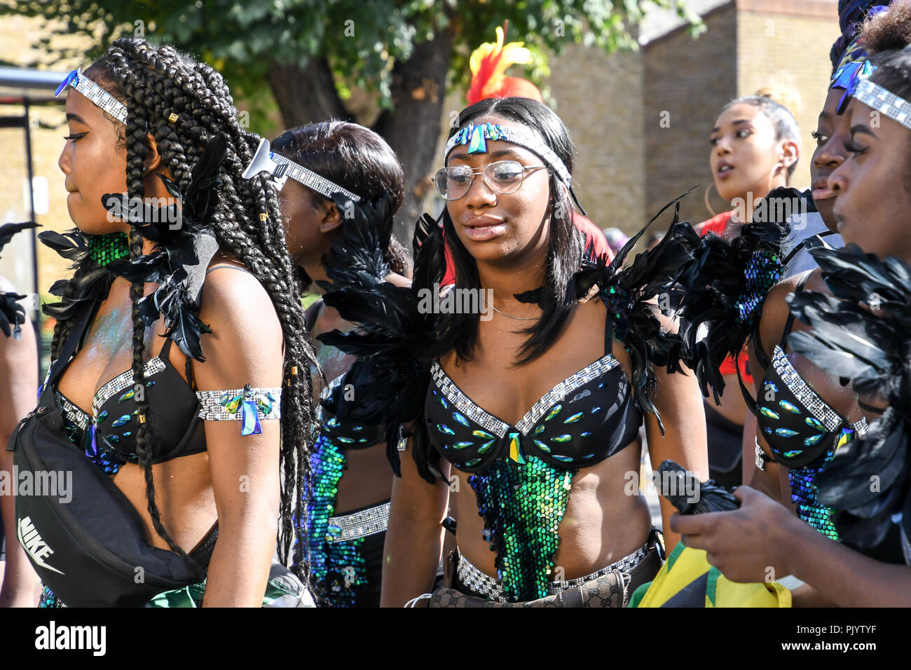 London, Großbritannien. 9. September 2018. Hunderte von beobachten die Prozession der jährlichen Hackney Karnevalsumzug 2018 Am 9. September 2018, London, UK Bild Capital/Alamy leben Nachrichten Stockfoto