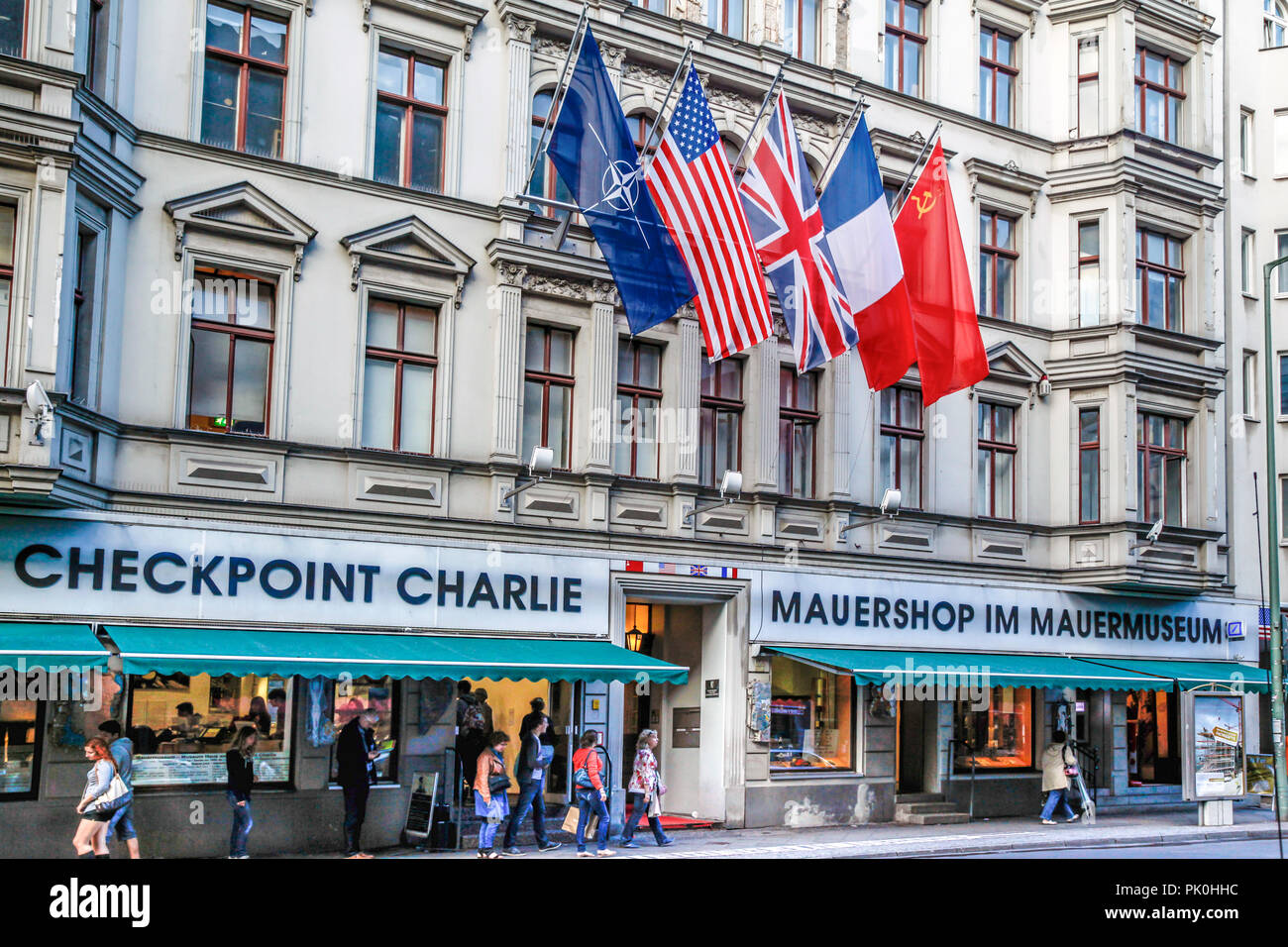 Das Mauermuseum am Checkpoint Charlie in Berlin, Deutschland Stockfoto