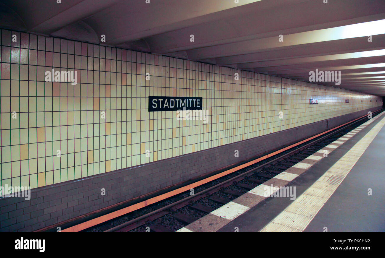 Stadtmitte (Hauptbahnhof) UBahn Station auf der Friedrichstraße in Berlin, Deutschland