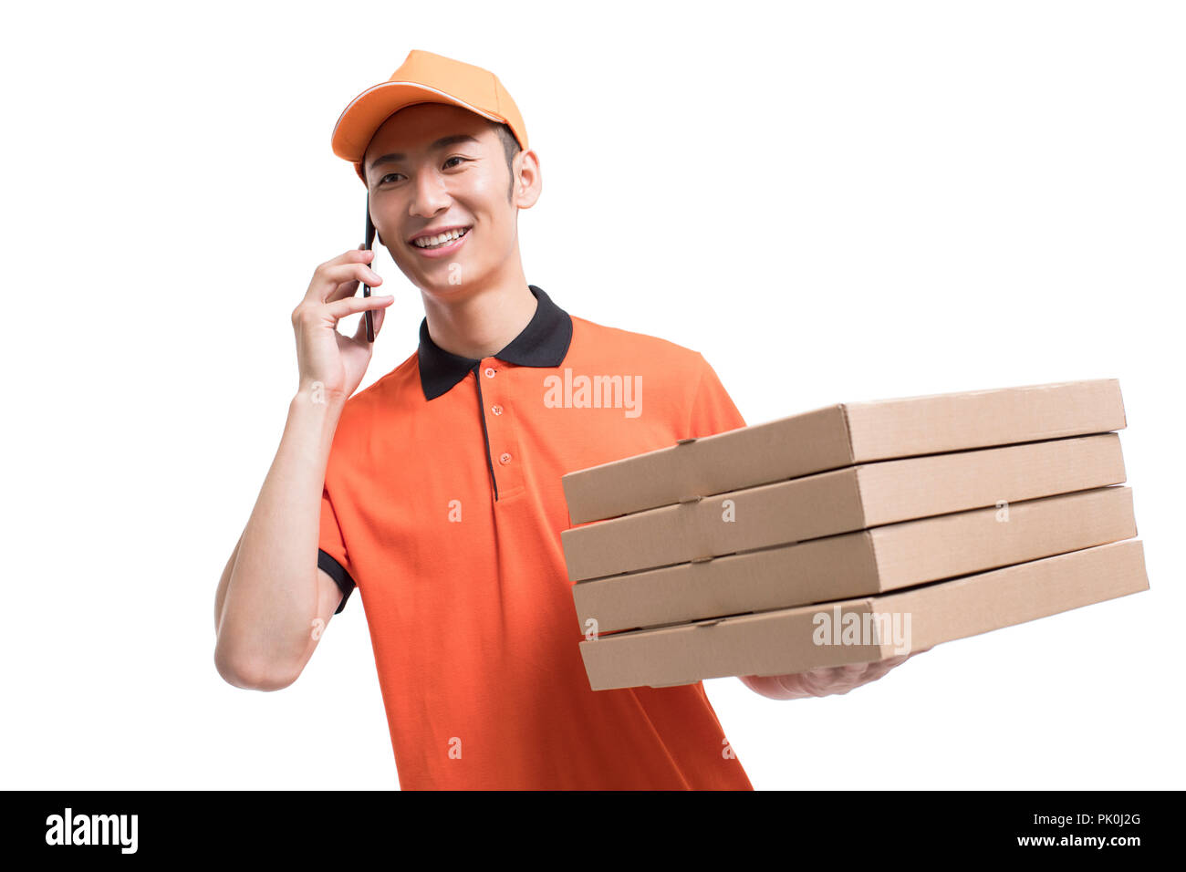 Fröhliche chinesisch Pizza Delivery person Gespräch am Handy Stockfoto