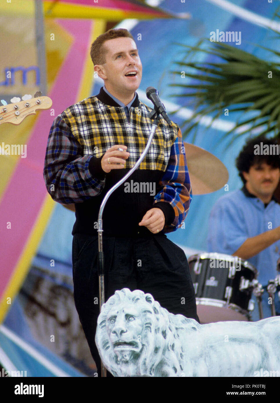 Holly Johnson (Frankie Goes To Hollywood) am 20.08.1986 in Bochum, auf der rechten der Schlagzeuger Peter Gill | Verwendung weltweit Stockfoto