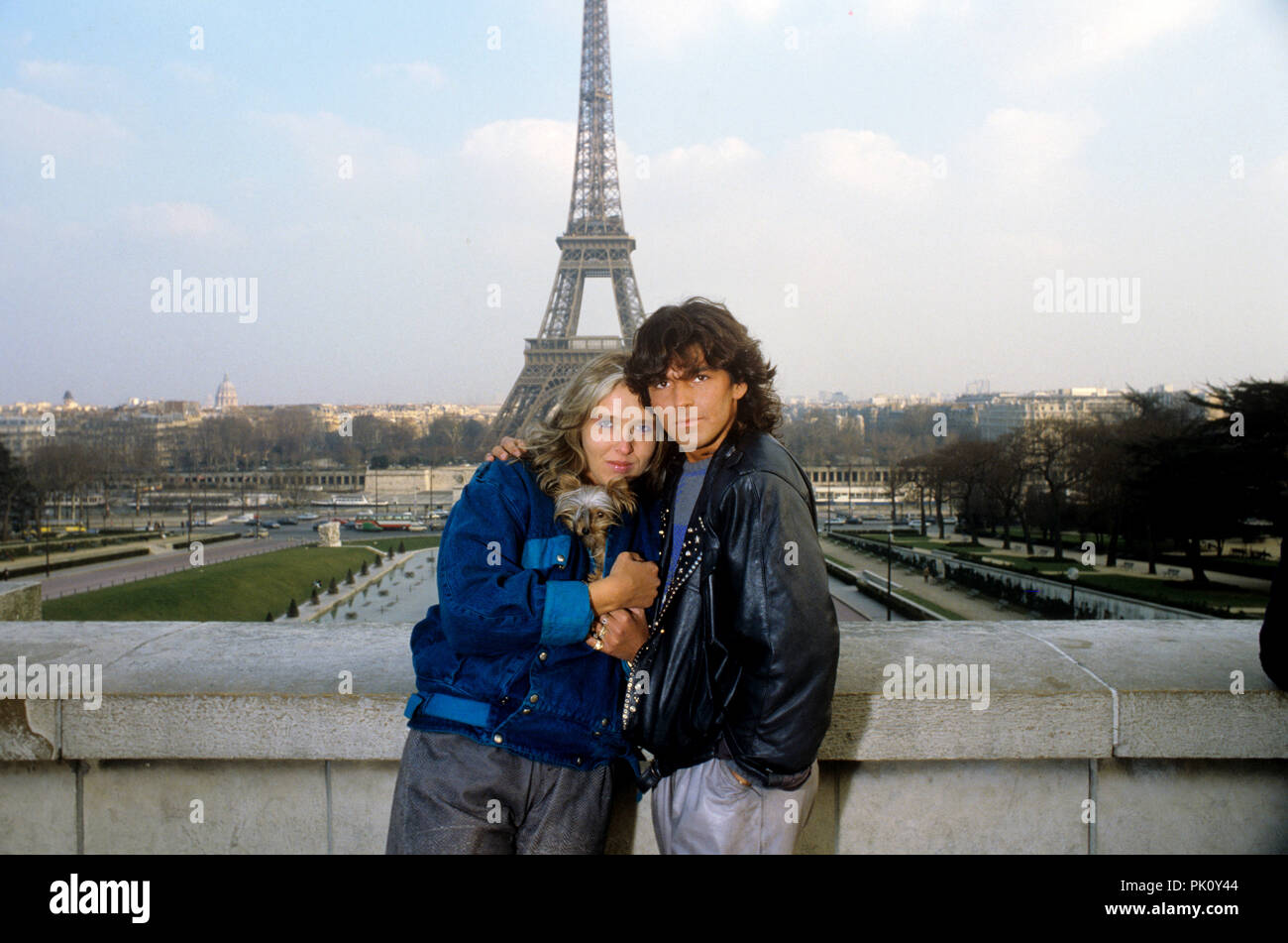 (L-R): Nora Balling, Thomas Anders am 19.03.1985 in Paris. | Verwendung weltweit Stockfoto