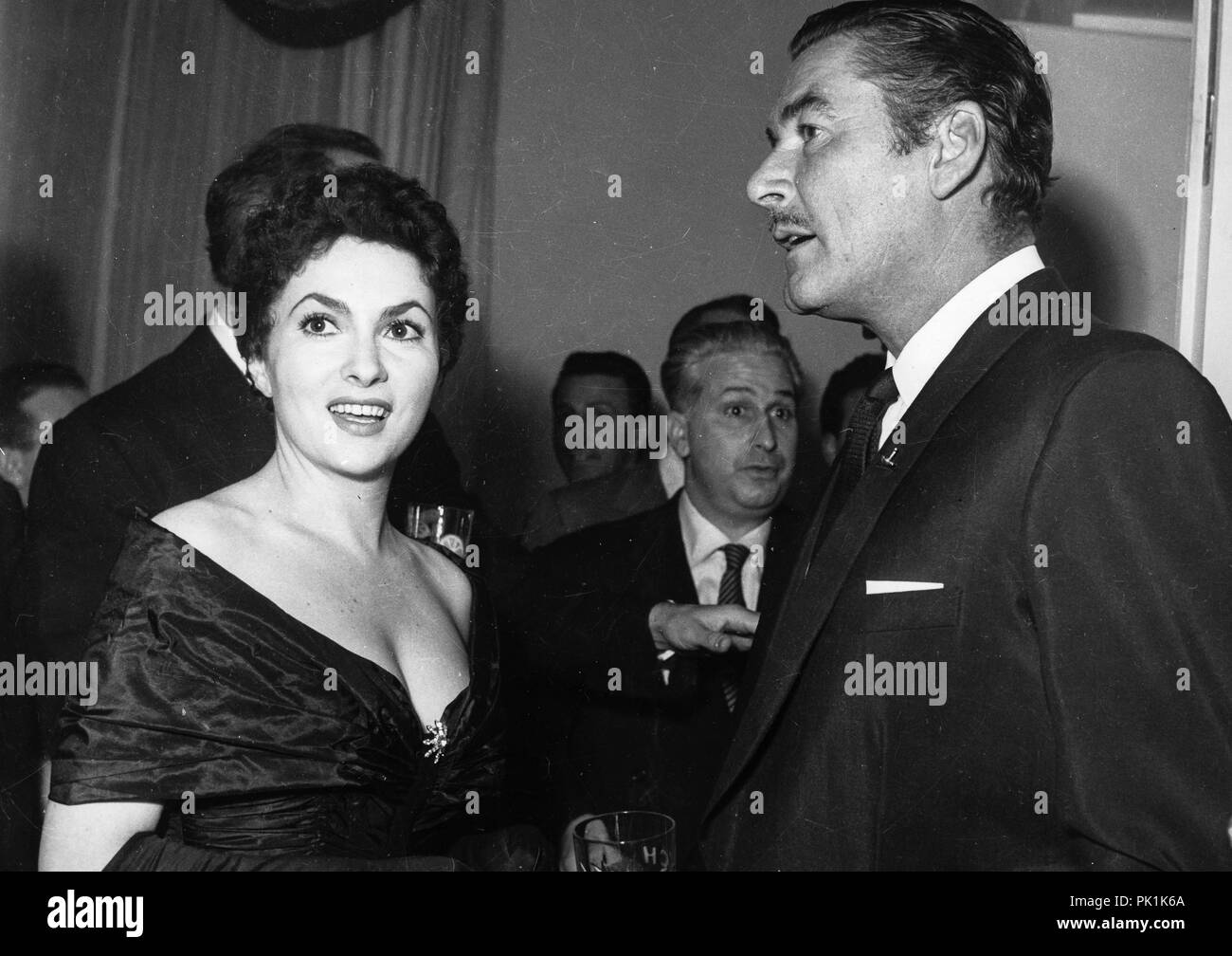 Gina Lollobrigida, Errol Flynn, 1954 Stockfoto