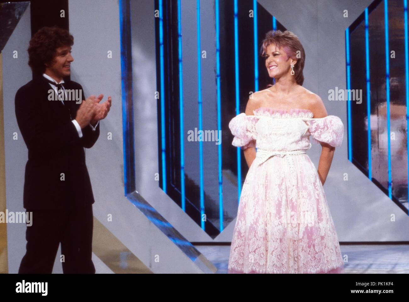 Frida (Anni-Frid Lyngstad) von ABBA, schwedische Popgruppe, Deutschland 1982. Frida (Anni-Frid Lyngstad) Der schwedische Popband ABBA, Deutschland 1982. | Verwendung weltweit Stockfoto