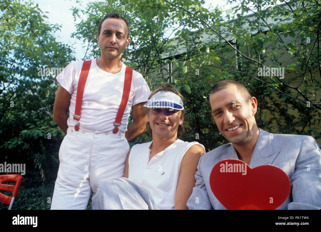 Trio (L-R): Peter Behrens, Kralle Krawinkel, Stephan Remmler am 01.08.1983 in. | Verwendung weltweit Stockfoto