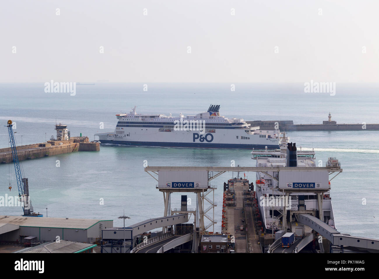 P&O Cross Channel Fähre Abfahrt Hafen von Dover für Frankreich Stockfoto