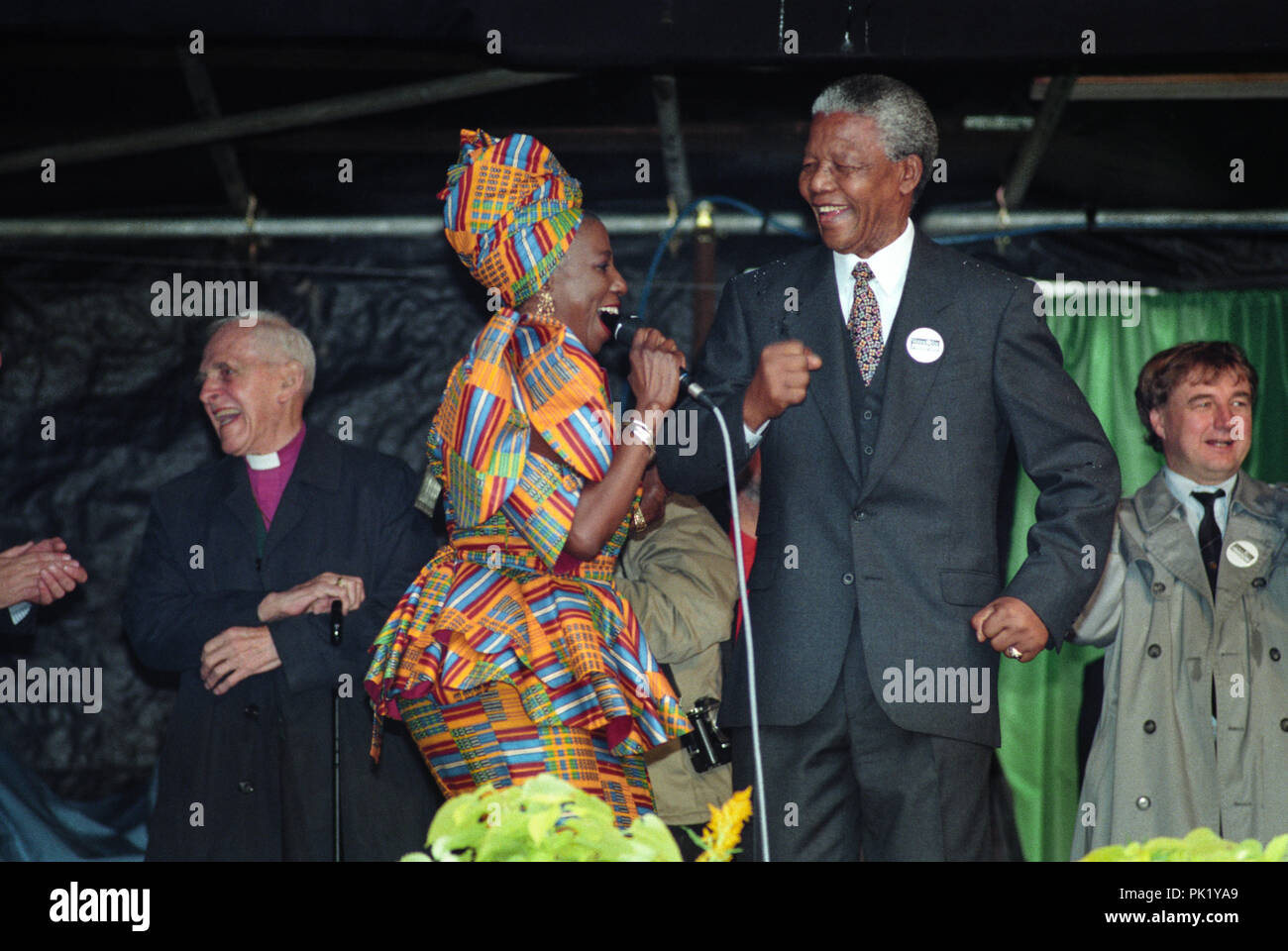 Nelson Mandela, erhält die Freiheit der Stadt, in Glasgow, Schottland, im Oktober 1993. Rex 220879 JSU. Stockfoto