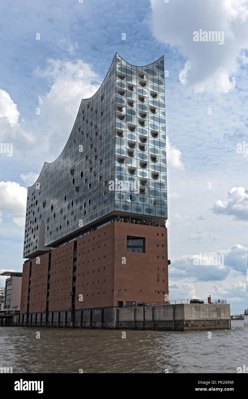 Die Elbphilharmonie Gebäude im Hafen von Hamburg, Deutschland. Stockfoto