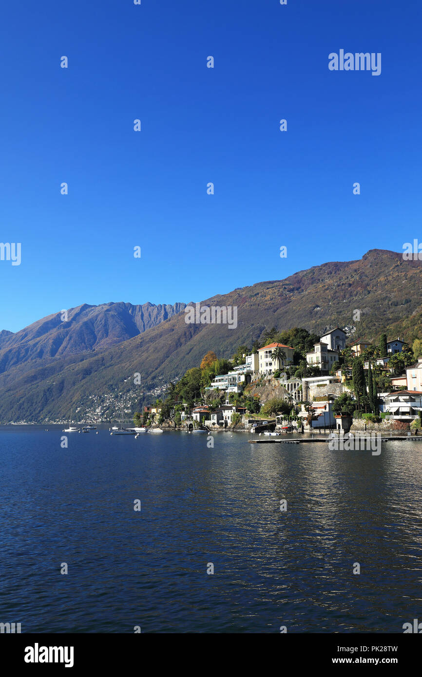 Den Lago Maggiore und das Dorf von Ascona, Schweiz Stockfoto