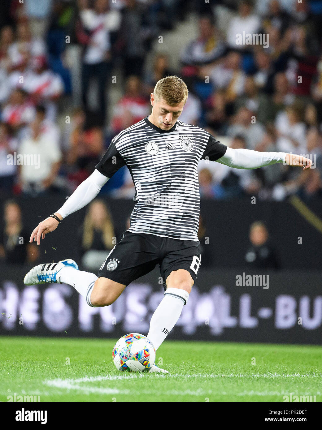 Sinsheim, Deutschland. 09 Sep, 2018. Single Action, Freestyle Toni Kroos (Deutschland) während der Aufwärmphase. GES/Fußball/Testspiel: Deutschland - Peru, 09.09.2018 Fußball: Testspiel: Deutschland vs Peru, Sinsheim, September 9, 2018 | Verwendung der weltweiten Kredit: dpa/Alamy leben Nachrichten Stockfoto