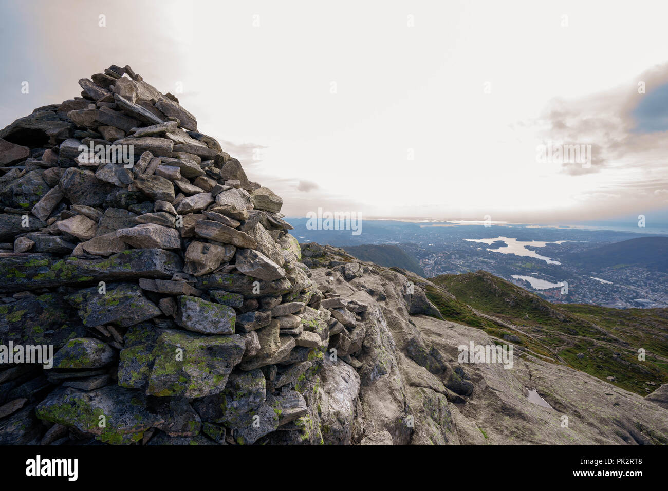 Stein Abbildung auf dem Berg Ulriken in Bergen, Norwegen Stockfoto