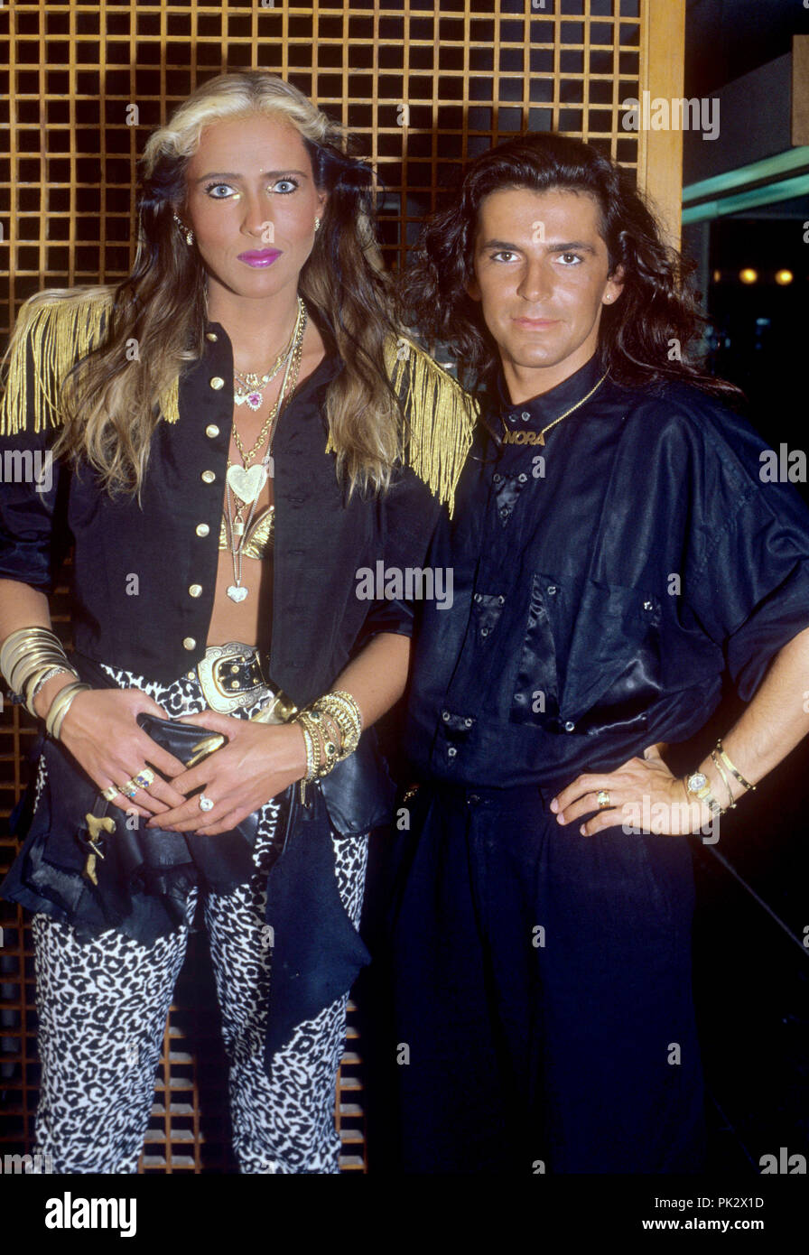 Thomas Anders und Nora Balling am 27.06.1987 in Çesme. | Verwendung  weltweit Stockfotografie - Alamy