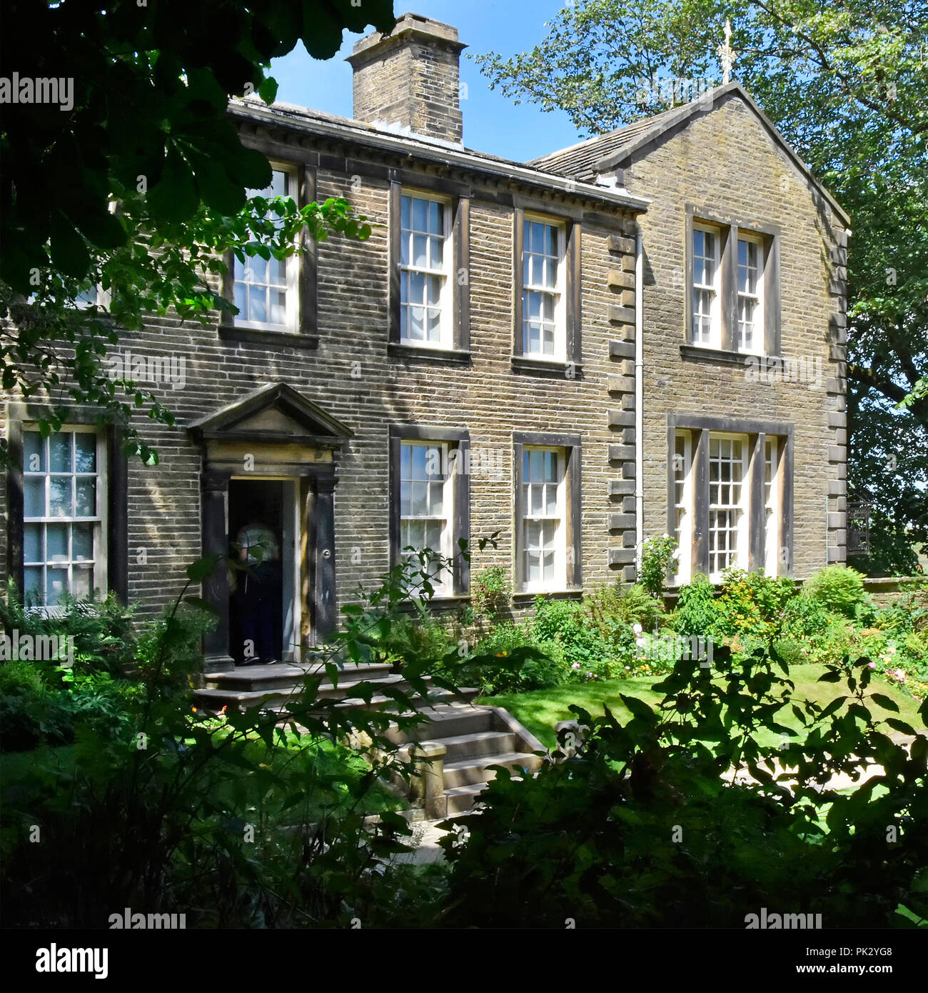 Bronte Schwestern Familie Haus & Garten jetzt die Brontes Parsonage Museum Unterstützung ein wichtiger touristischer Anziehungspunkt für die Haworth Dorf- & West Yorkshire GROSSBRITANNIEN Stockfoto