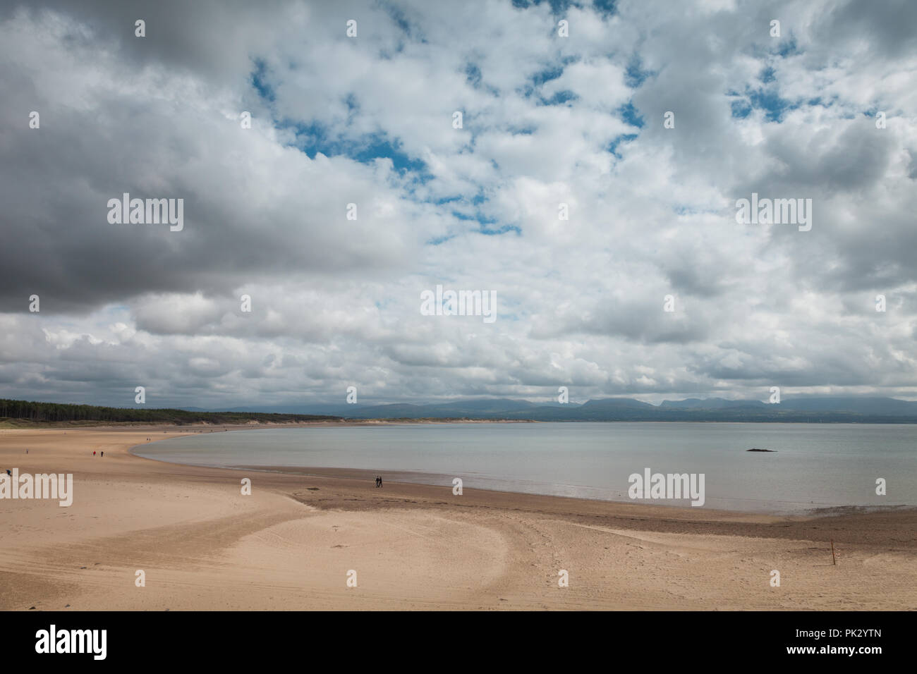 Leeren Strand Szene, llanddwyn Island, Anglesey, Wales UK Stockfoto