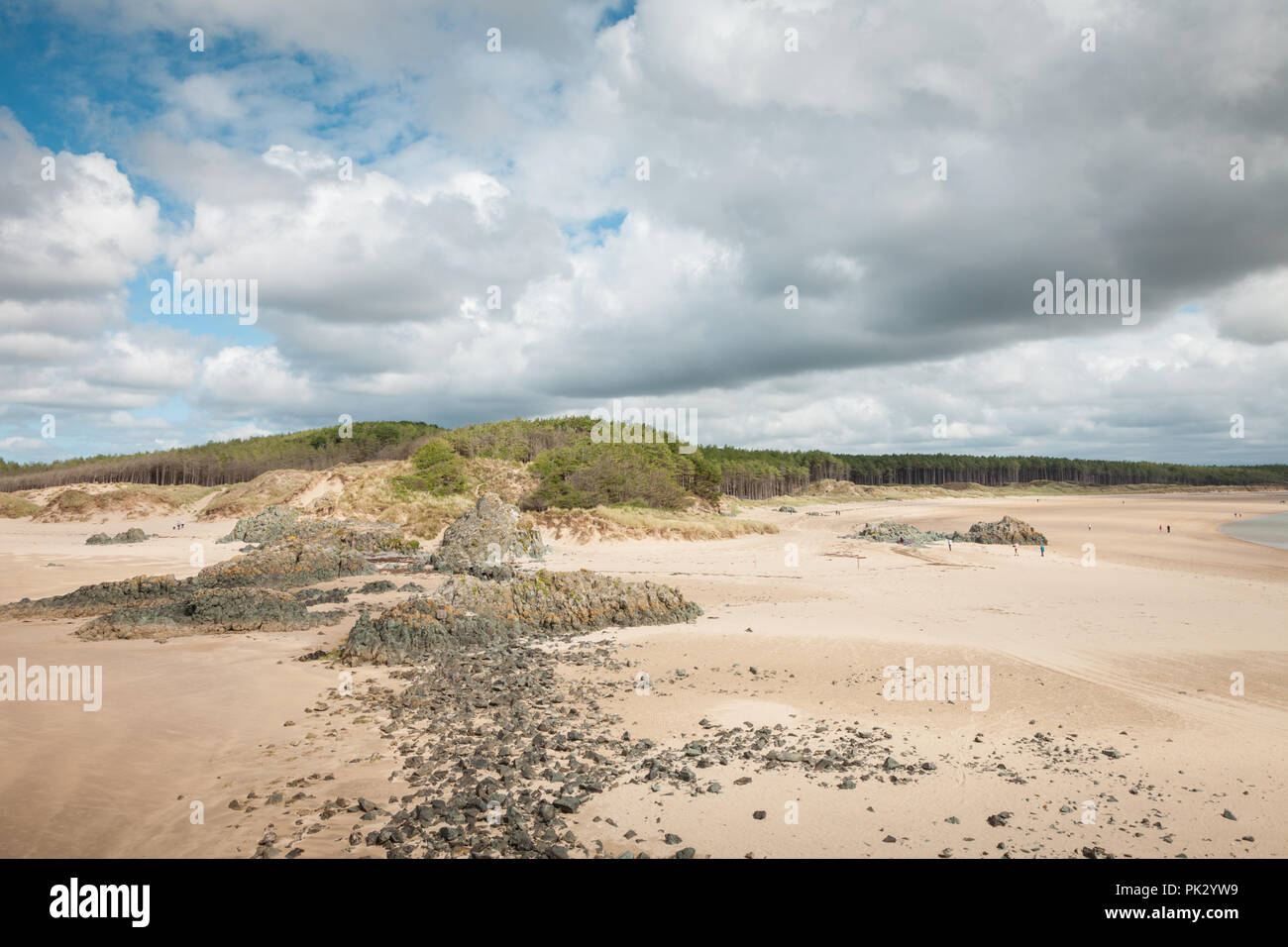 Leeren Strand Szene, llanddwyn Island, Anglesey, Wales UK Stockfoto