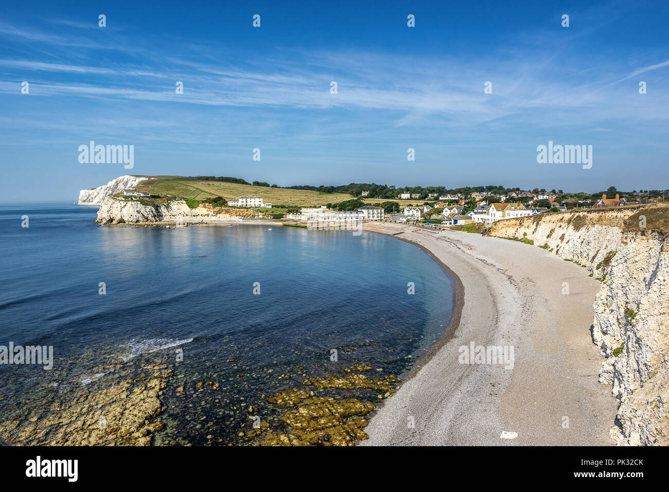 Auf der Suche nach Süßwasser Bucht und der Strand von den Klippen auf der Isle of Wight in England Stockfoto