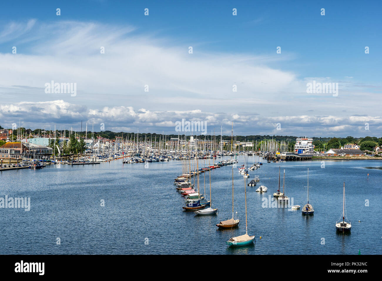 Lymington Marina und Fährhafen in Hampshire Stockfoto