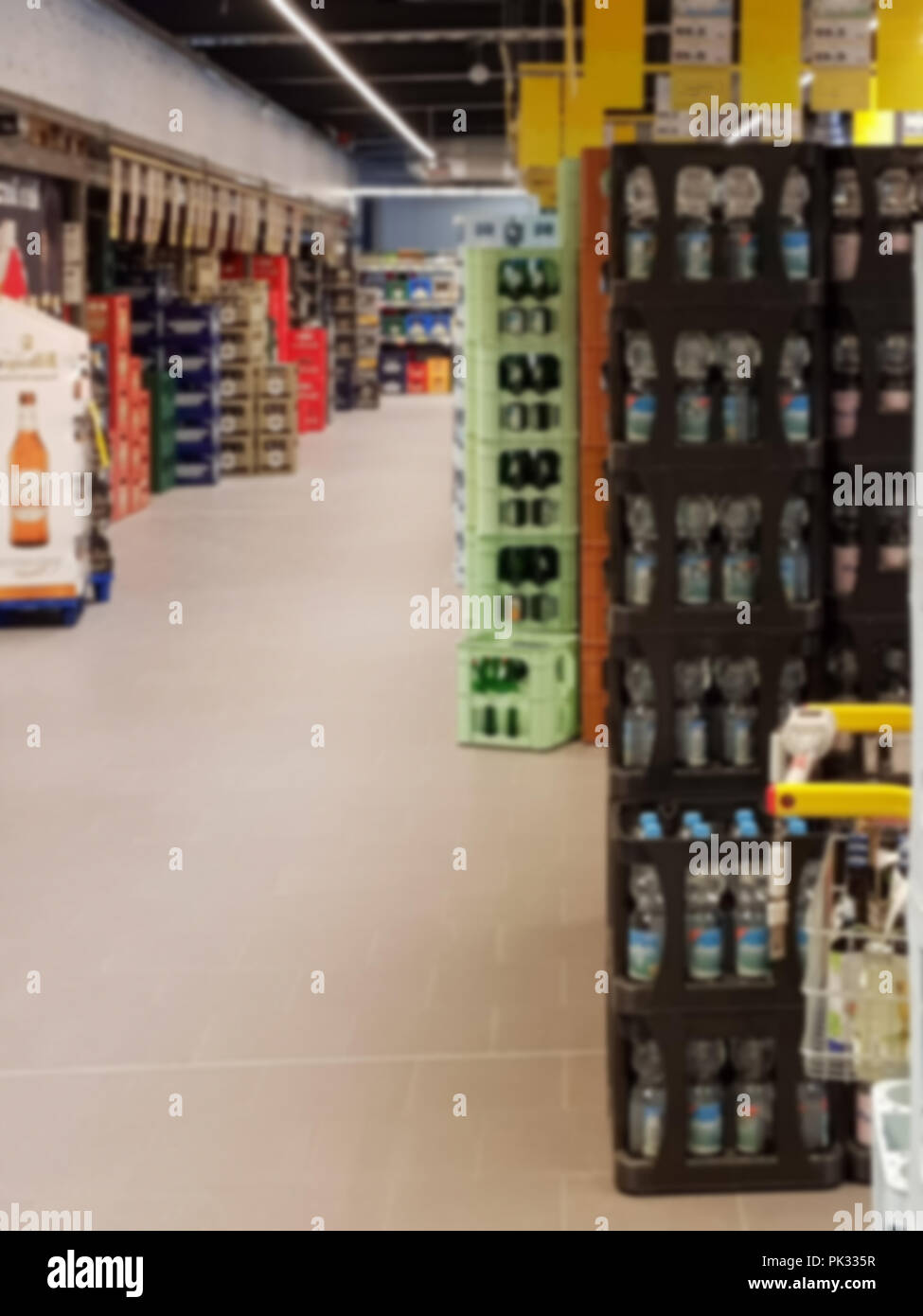 Blick in ein Getränk Spezialist. Unschärfen bei der Aufnahme gewünschte Stockfoto