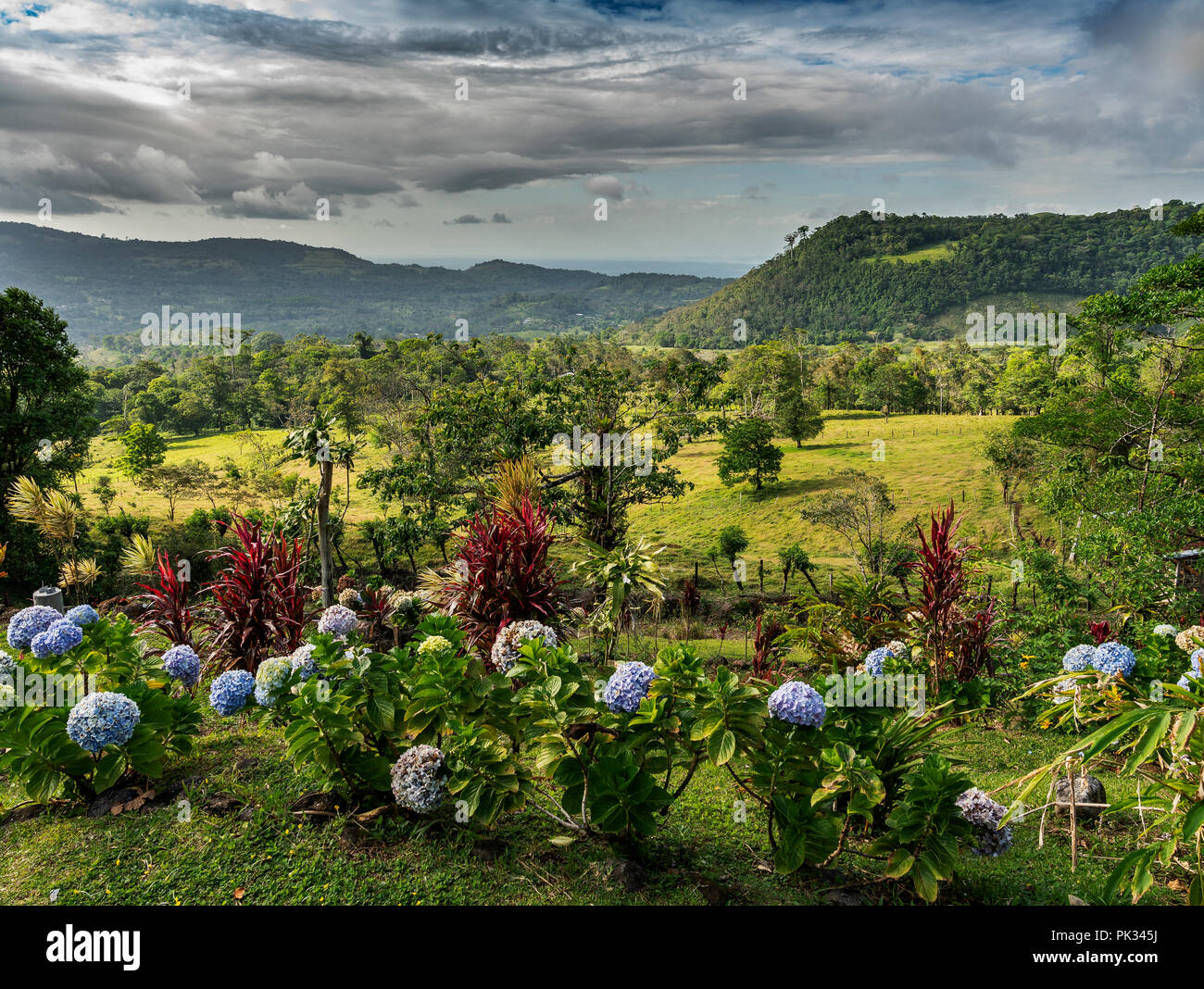 Blick vom Mirador El Silencio Hotel, San Carlos, Costa Rica Stockfoto