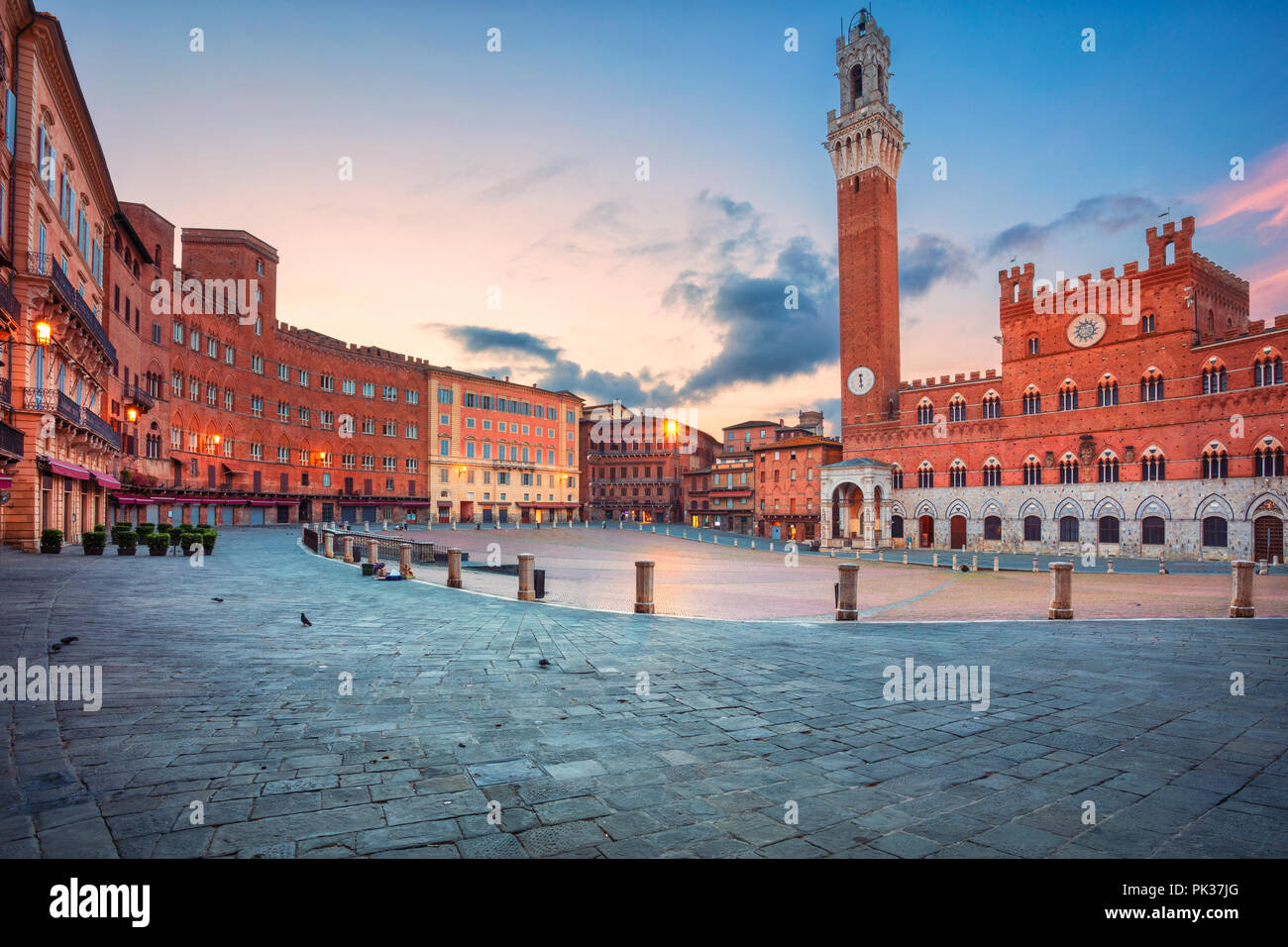 Siena. Stadtbild Bild von Siena, Italien mit der Piazza del Campo in Sunrise. Stockfoto
