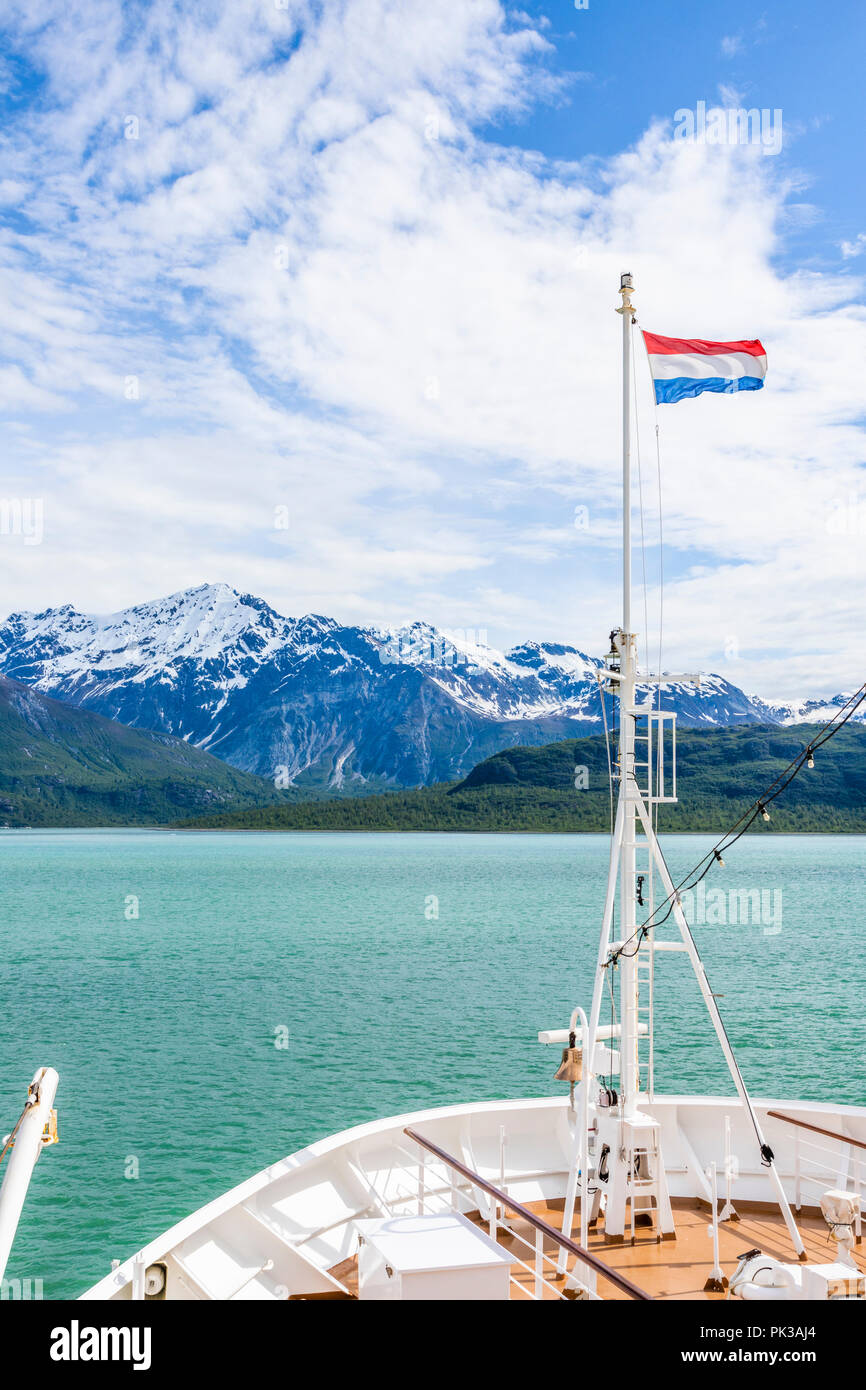Der Holland America Line Kreuzfahrten "Nieuw Amsterdam" Kreuzfahrt Schiff in Richtung Glacier Bay, Alaska, USA Stockfoto