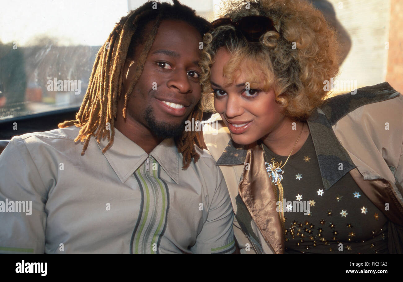 Mola Adebisi Und Milka Loff Fernandes Bei Der Dome 17 In Der Westfalenhalle In Dortmund Deutschland 2001 Deutsche Moderatoren Mola Adebisi Und Milka Loff Fernandes Im The Dome 17 Musik Menschenwurdige An