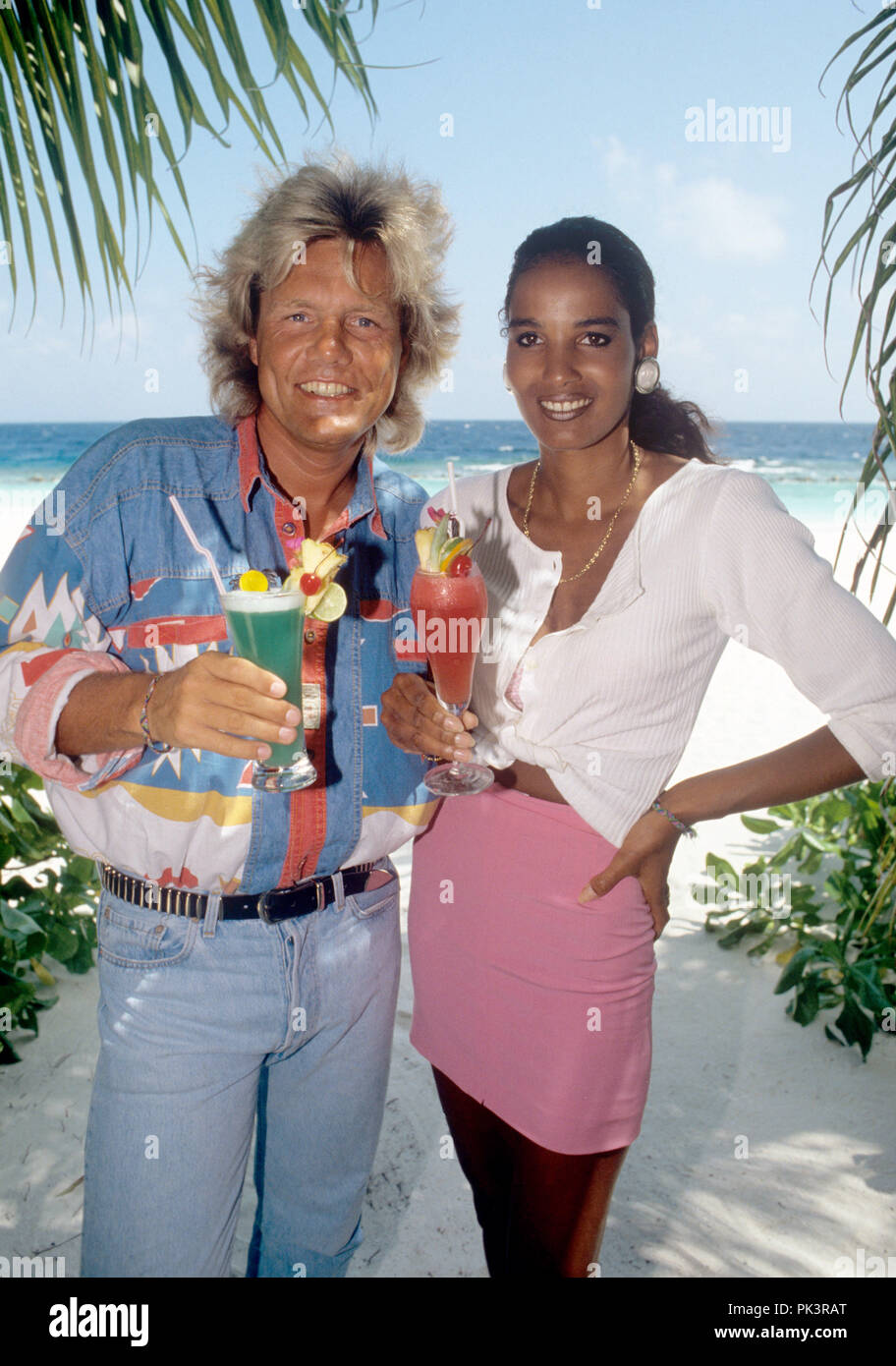 Dieter Bohlen und Nadja Abd El Farrag im Dezember 1992 in Malediven/Malediven. | Verwendung weltweit Stockfoto