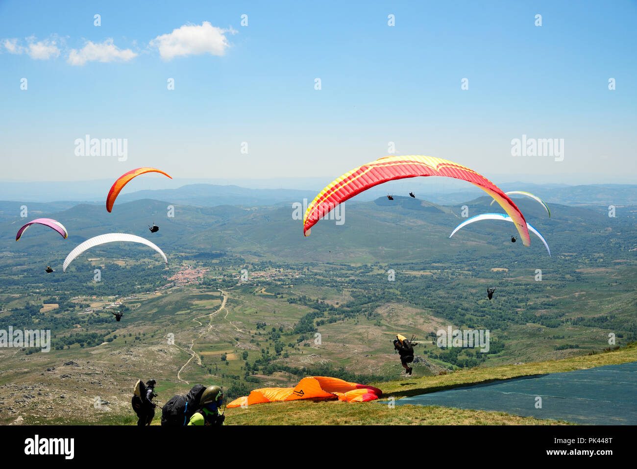 Nationale Paragliding Meisterschaft, Larouco Berg, Montalegre. Trás-os-Montes, Portugal Stockfoto