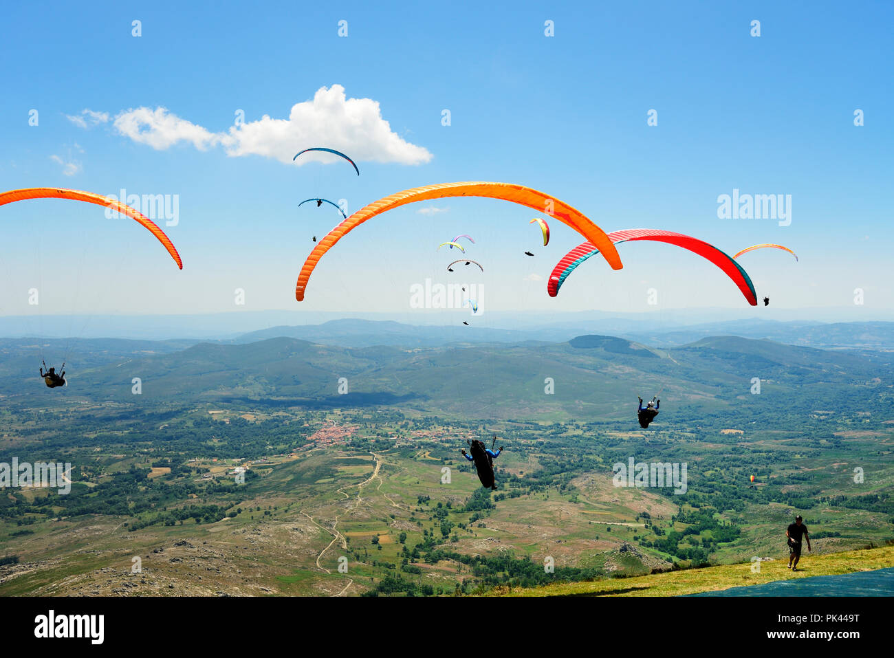 Nationale Paragliding Meisterschaft, Larouco Berg, Montalegre. Trás-os-Montes, Portugal Stockfoto