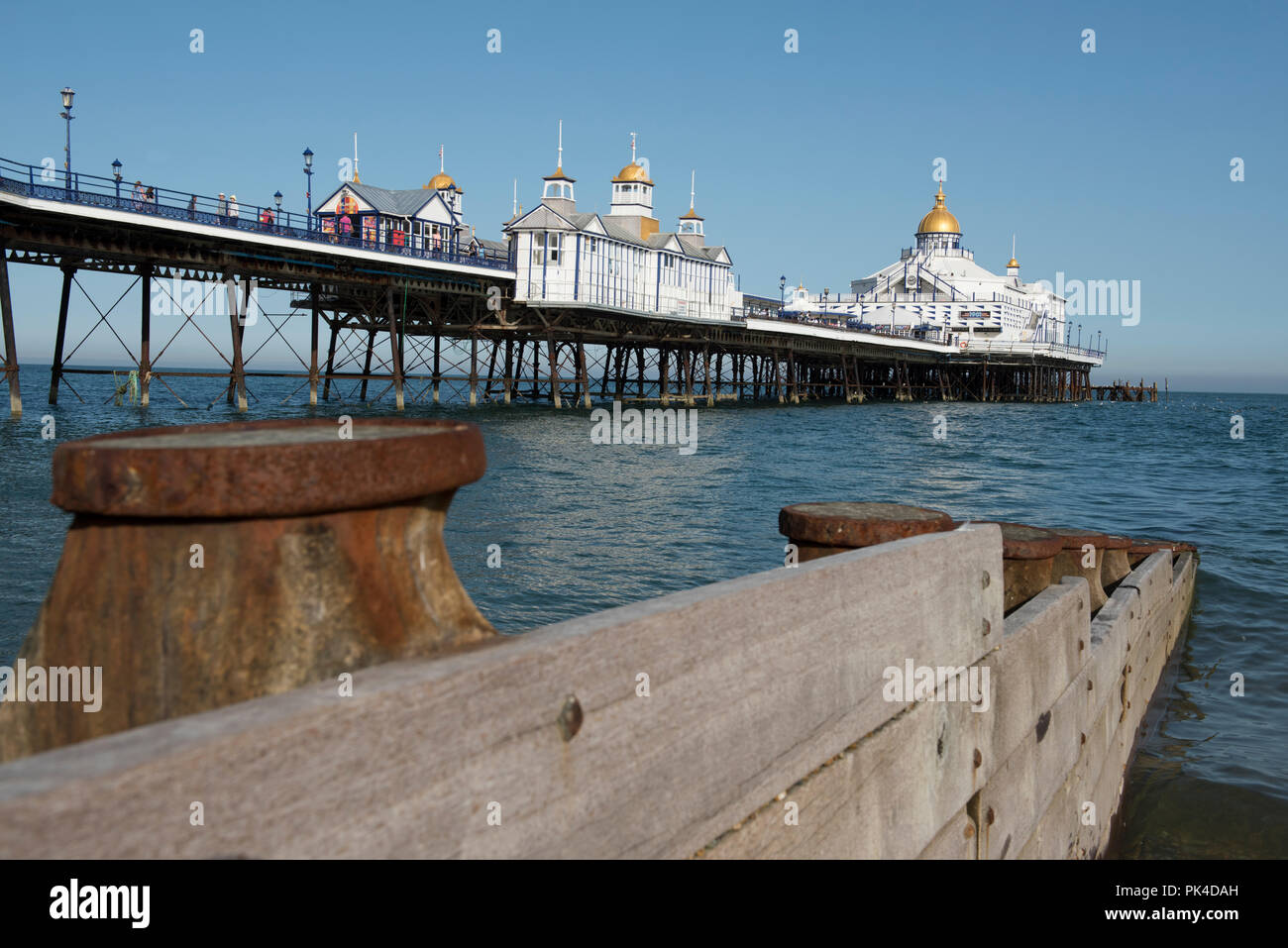 Die Victorian Pier in Eastbourne, in der Grafschaft East Sussex an der Südküste von England, in Großbritannien. Stockfoto