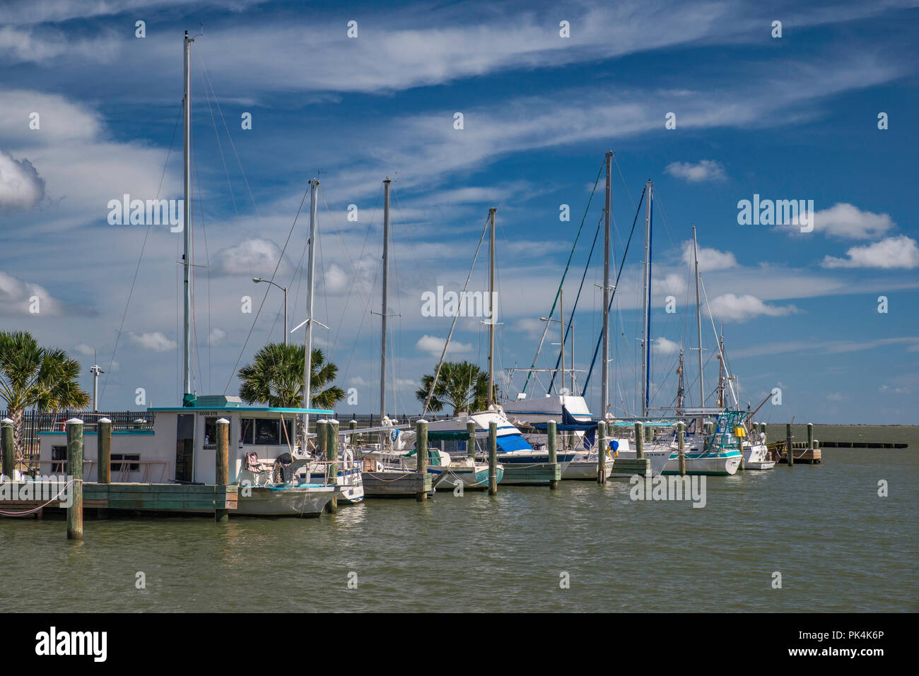 Segelboote an der Marina in Palacios, Golfküste, Texas, USA Stockfoto