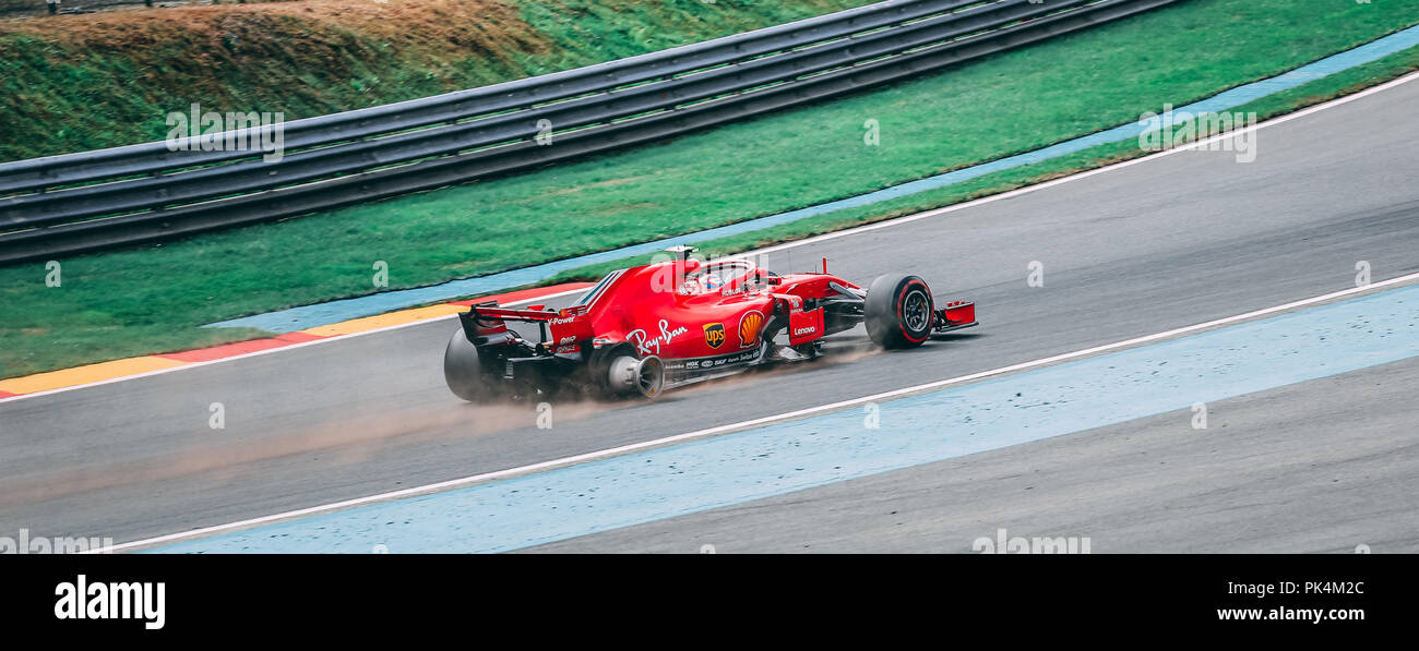 Kimi Räikkönen in seinem beschädigten Ferrari, nachdem sie während eines riesigen La Trinité-sur-Mer an der Umdrehung ein Treffer, während die 2018 Belgische Brad Prix Stockfoto