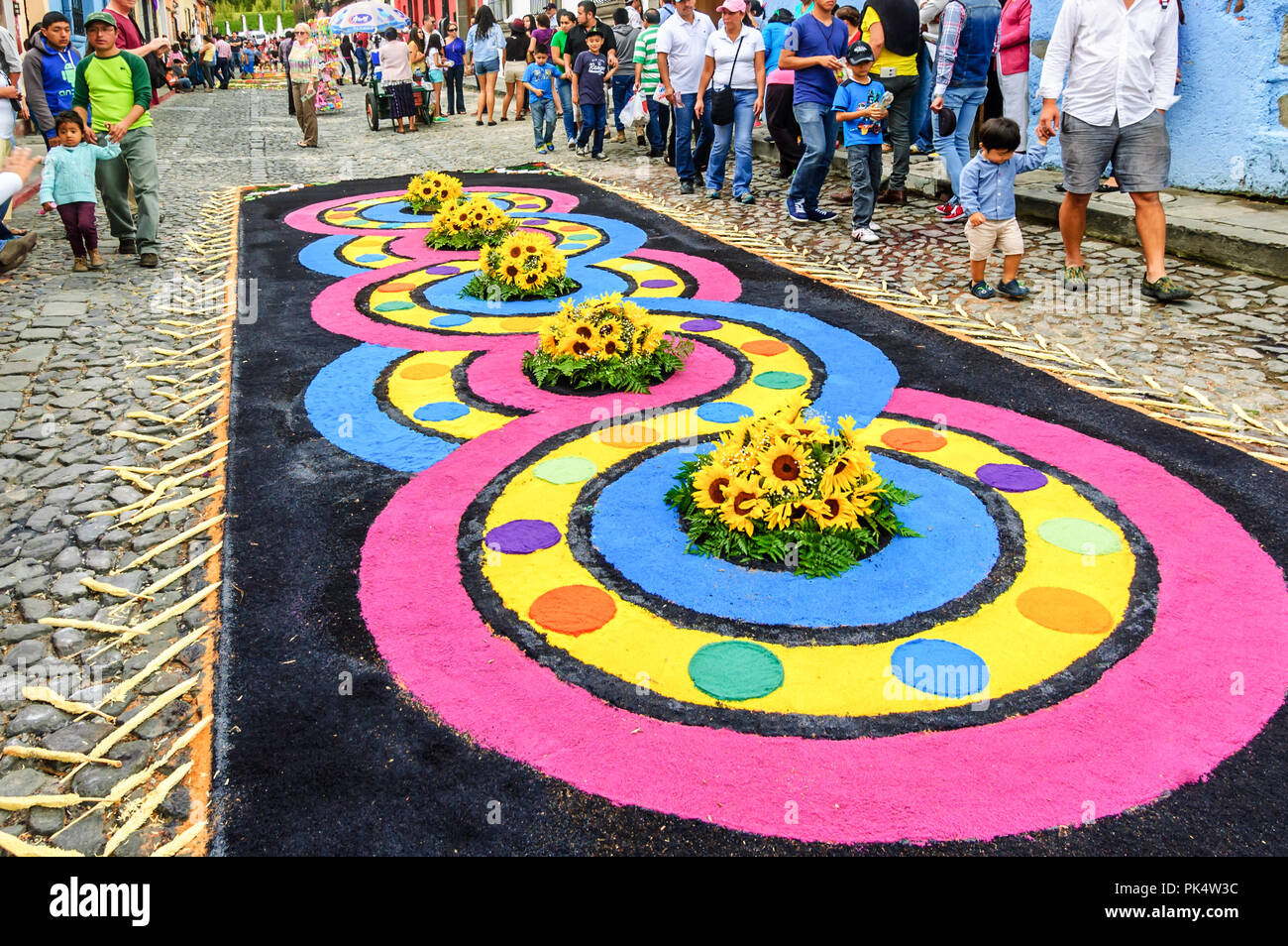 Antigua, Guatemala - Mar 1, 2015: Fastenzeit Prozession Teppich in UNESCO Weltkulturerbe mit dem berühmtesten Feierlichkeiten zur Karwoche in Lateinamerika. Stockfoto