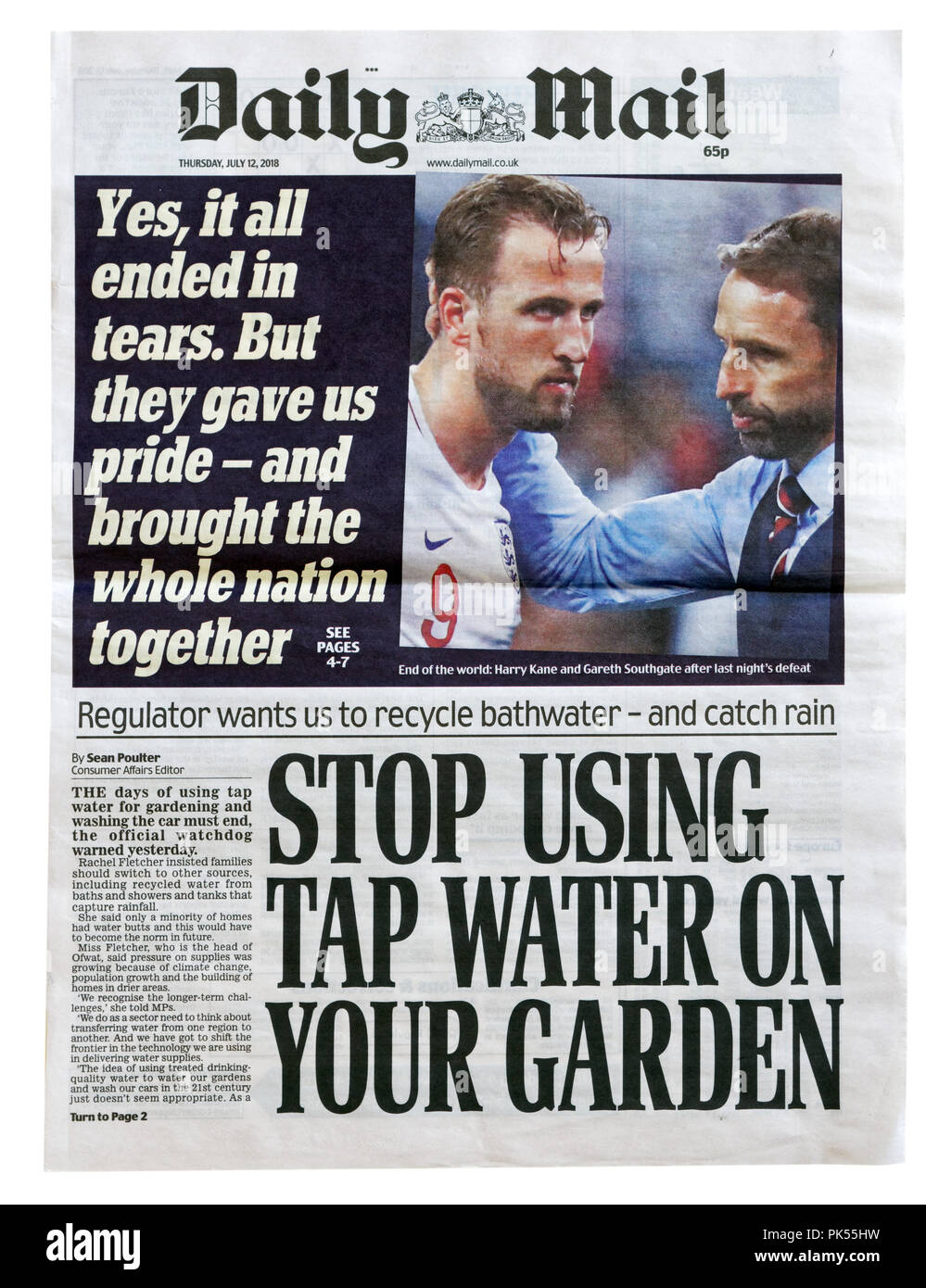 Titelseite der Daily Mail mit der Schlagzeile Stop mit Leitungswasser auf Ihren Garten, das Bewusstsein für Wasser Abfall zu erhöhen Stockfoto