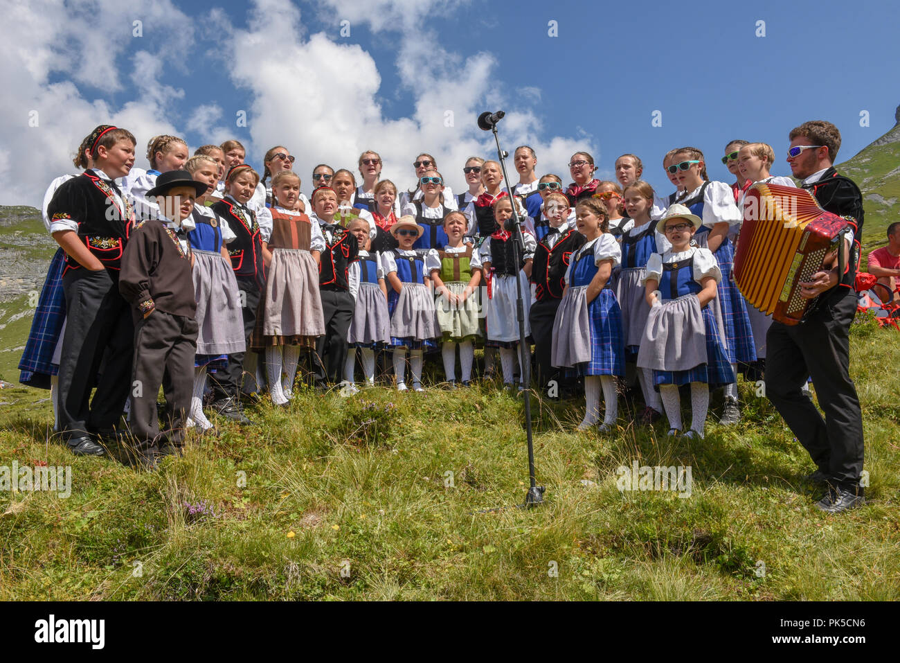 Swiss Traditional Dress Stockfotos und -bilder Kaufen - Alamy