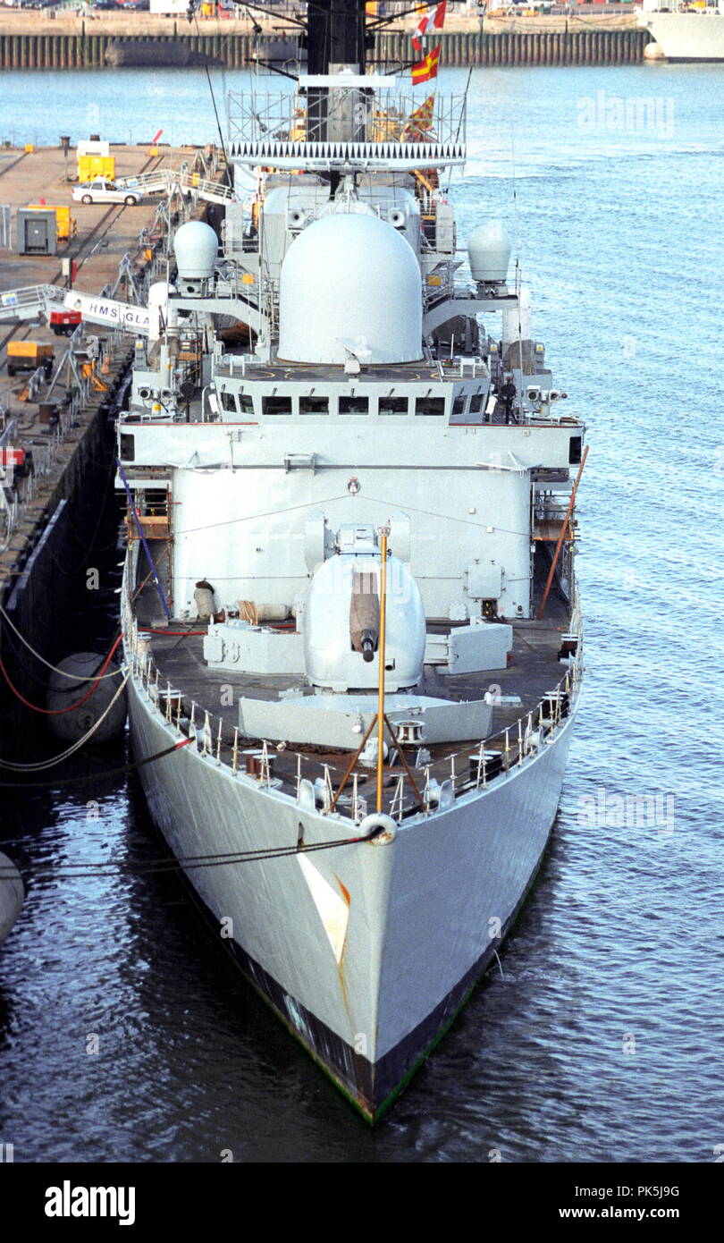 AJAXNETPHOTO. 5. JUNI 2004. PORTSMOUTH, England. - Zerstörer. - HMS Glasgow günstig im Royal Naval Dockyard. Foto: Jonathan Eastland/AJAX. REF: 41106/27 Stockfoto