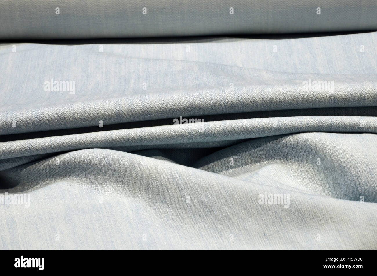 Stoff jeans Hellblau. 100% Baumwolle. Stockfoto