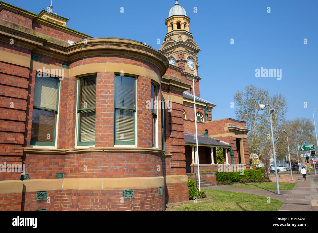 Maitland Court House aus dem 19. Jahrhundert ist ein Erbe Court House in der Stadt Maitland, Lower Hunter Valley, New South Wales, Australien Stockfoto