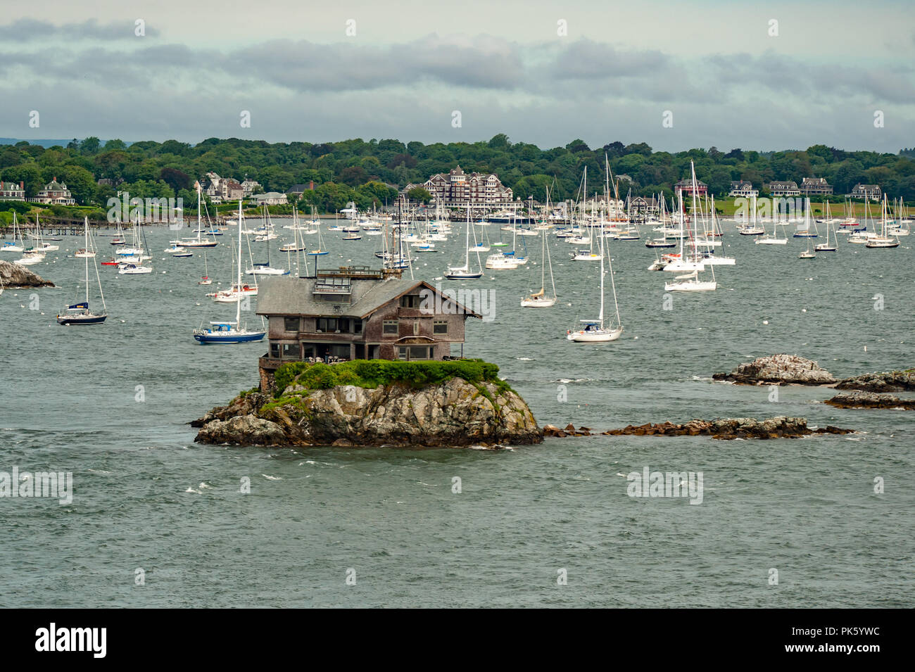 Clingstone - Der kultige vom Netz Haus in der Mitte der Narragansett Bay in Newport Rhode Island - Verwendet nachhaltiges Design und grüne Architektur Stockfoto