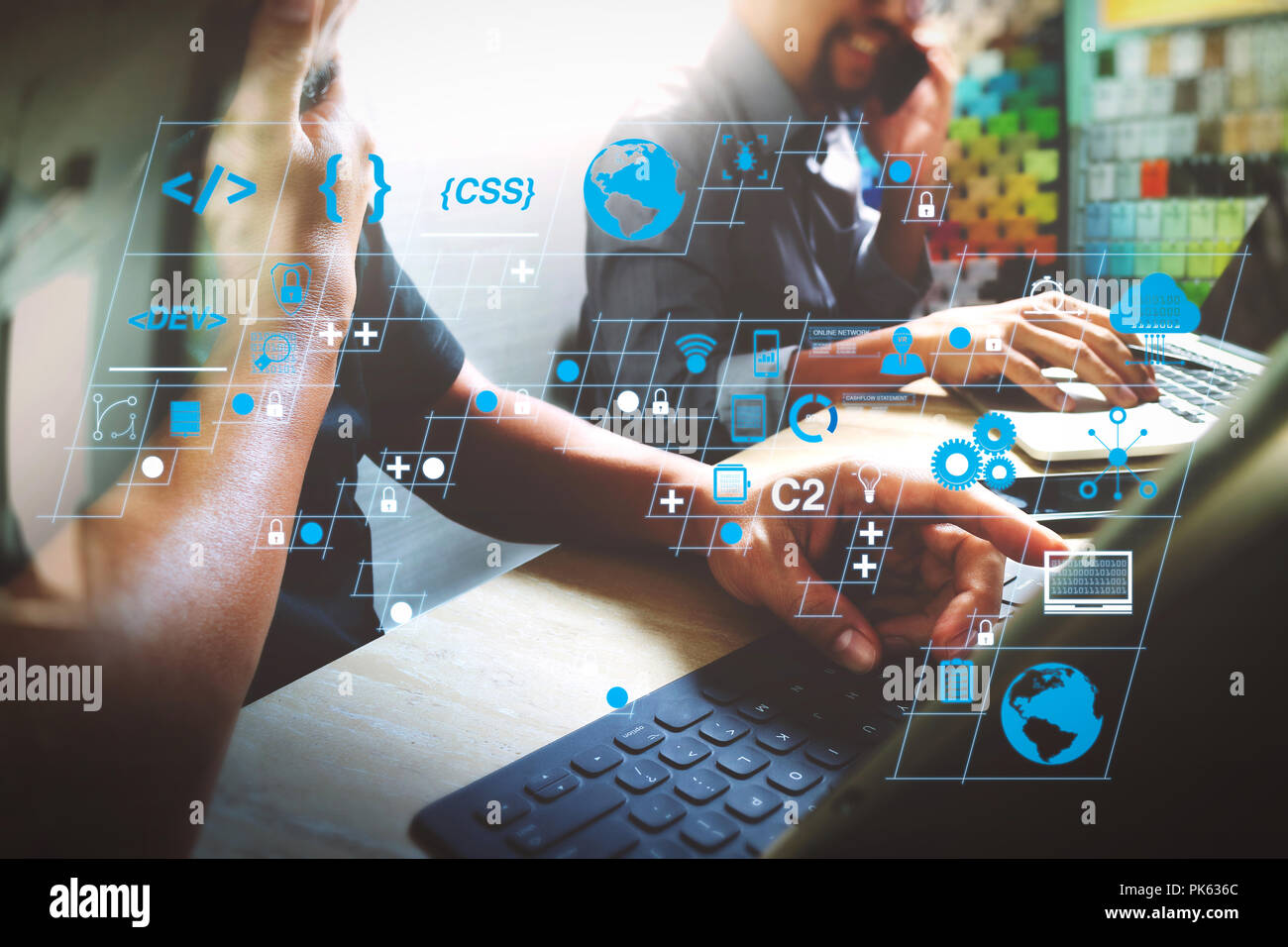 Software Entwickler arbeiten mit AR neues Design Dashboard computer ...