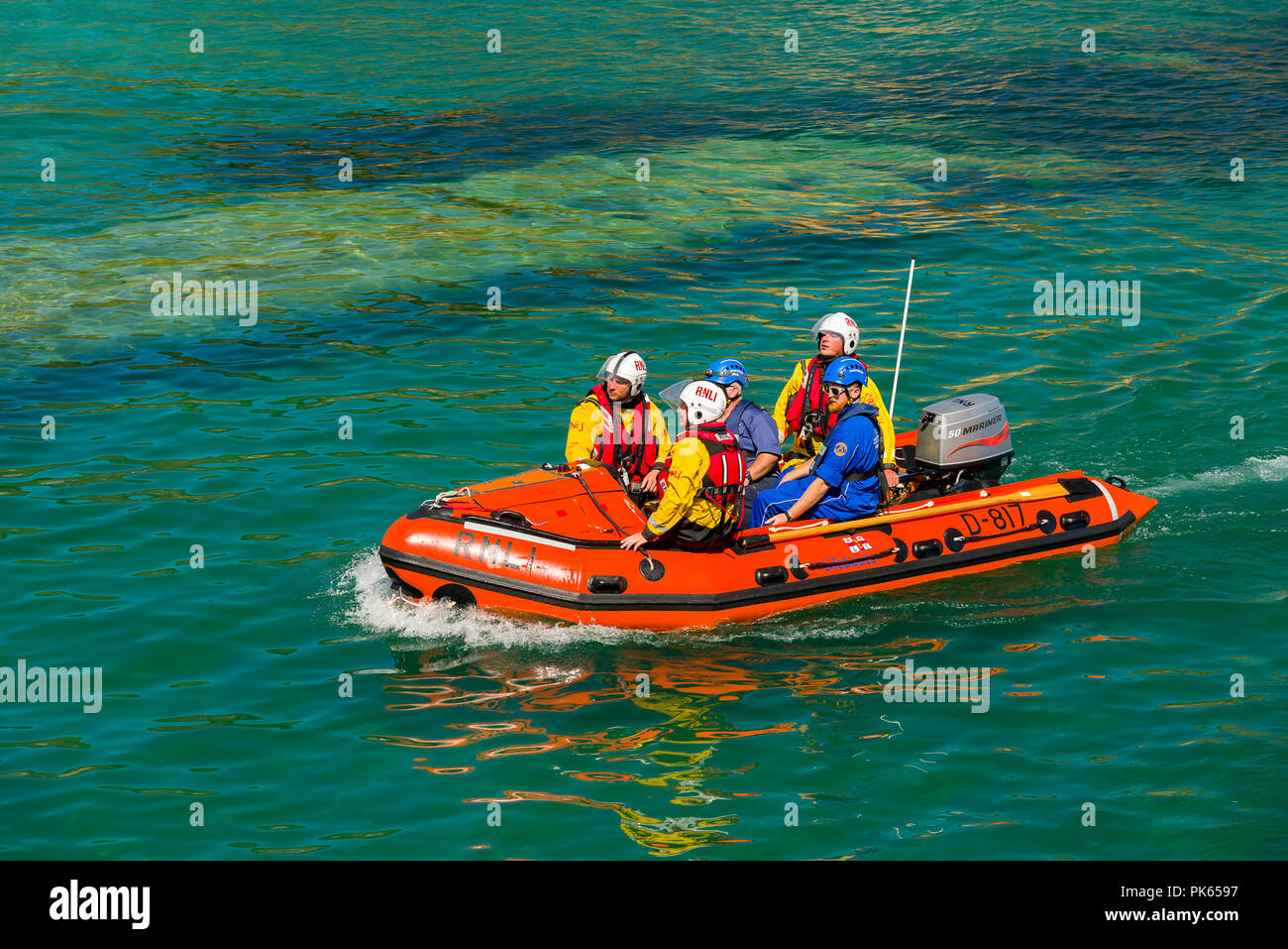 RNLI Live Demonstration, Charlestown, Cornwall, UK, 22.07.2018. St Austell Coastgaurd und RNLI führen Sie eine live Demonstration eines emegerncy casusa Stockfoto