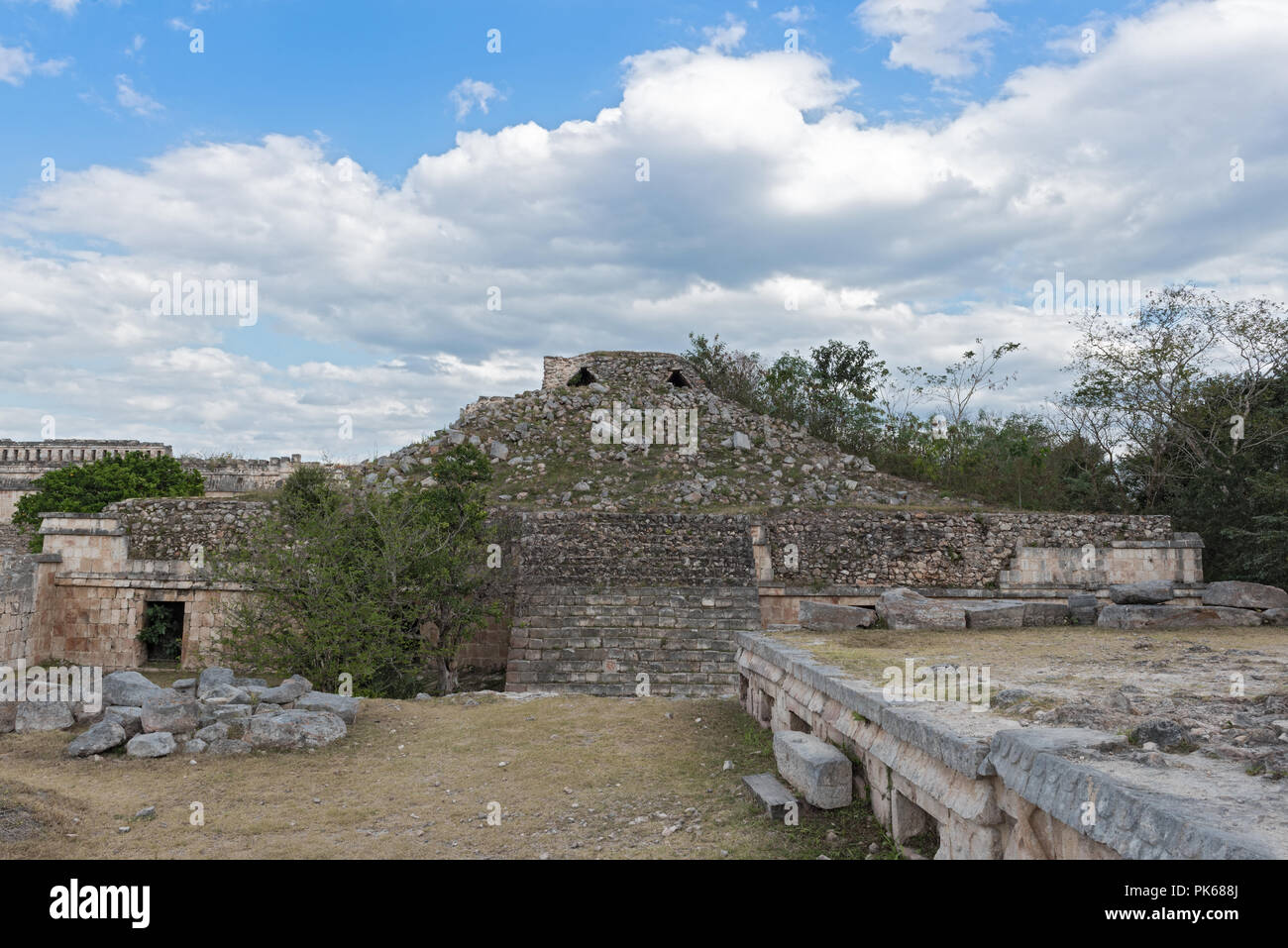 Die Ruinen der antiken Stadt von Kabah, Yucatan, Mexiko. Stockfoto