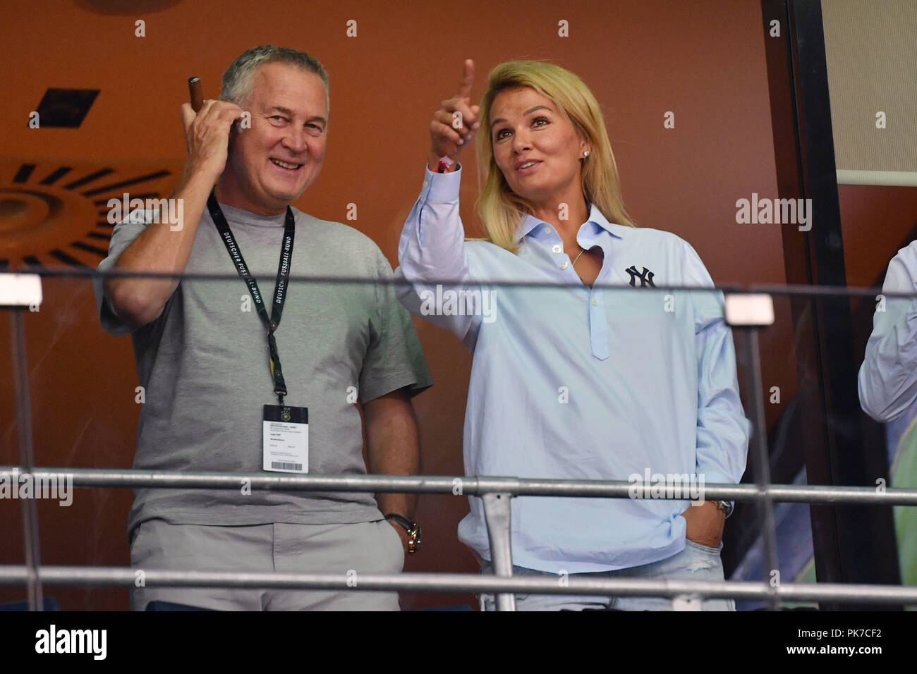 Sinsheim, Deutschland. 09 Sep, 2018. Anouk Van Nes mit Ehemann Jürgen B. HÄRTER, auf der Tribuene, Fußball Laenderspiel, Deutschland (GER) - Peru (PRO) 2-1 am 09.09.2018 in Sinsheim/WIRSOL Rhein-Neckar-Arena. DFB-BESTIMMUNGEN VERBIETEN DIE VERWENDUNG DER FOTOGRAFIE ALS BILD-SEQUENZEN UND/ODER QUASI-VIDEO. | Verwendung der weltweiten Kredit: dpa/Alamy leben Nachrichten Stockfoto