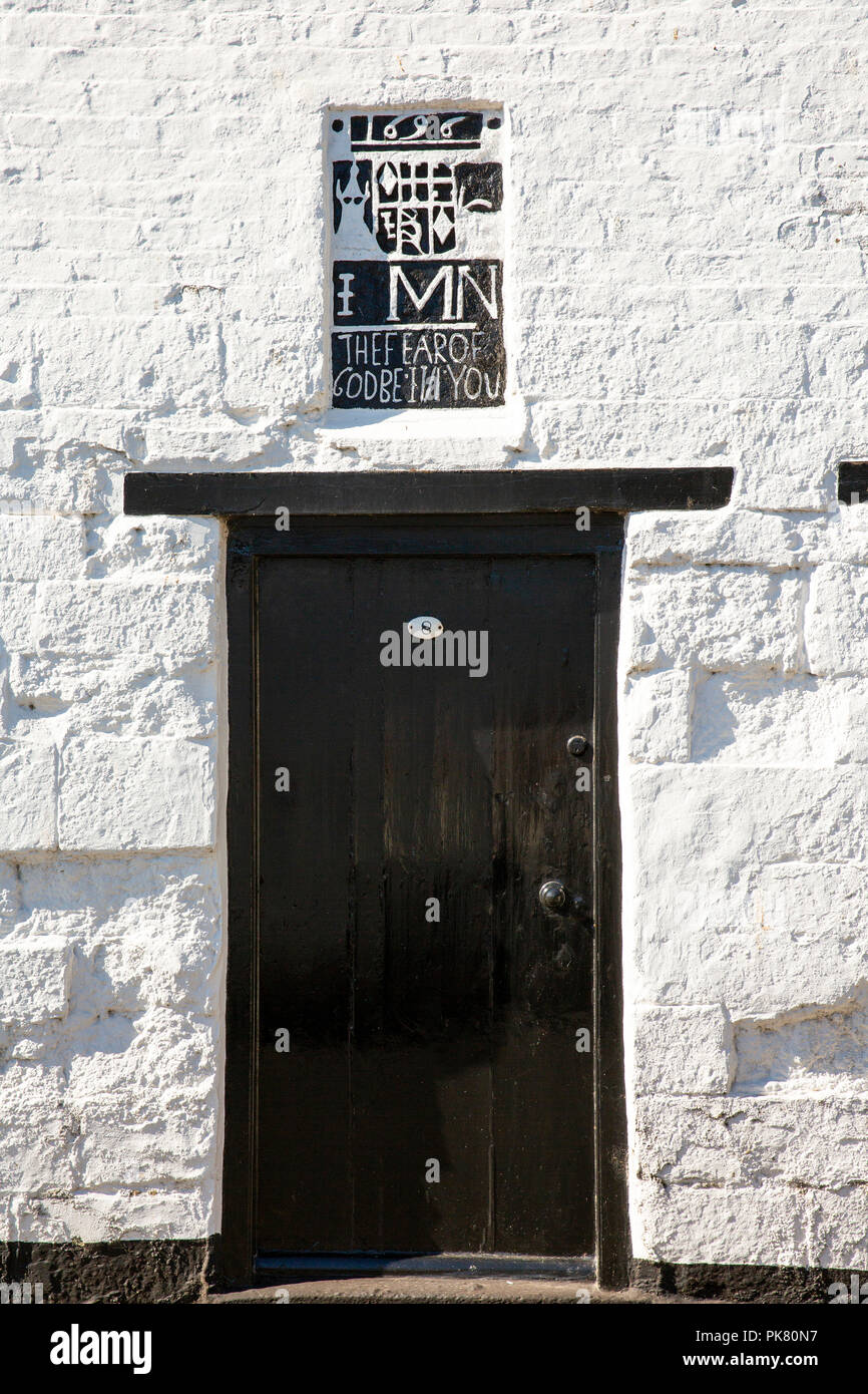 Vereinigtes Königreich, England, Yorkshire, Filey, Queen Street, Museum der Stadt, Tür von 1696 Fischer Häuschen, mit Motto "die Furcht Gottes in euch sein" Stockfoto