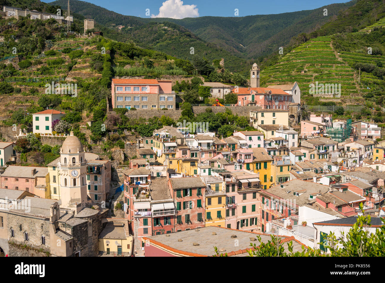 Dorf von Vernazza von Castello Doria (Doria), eines der 5 Dörfer der Cinque Terre, Ligurien, Italien Stockfoto