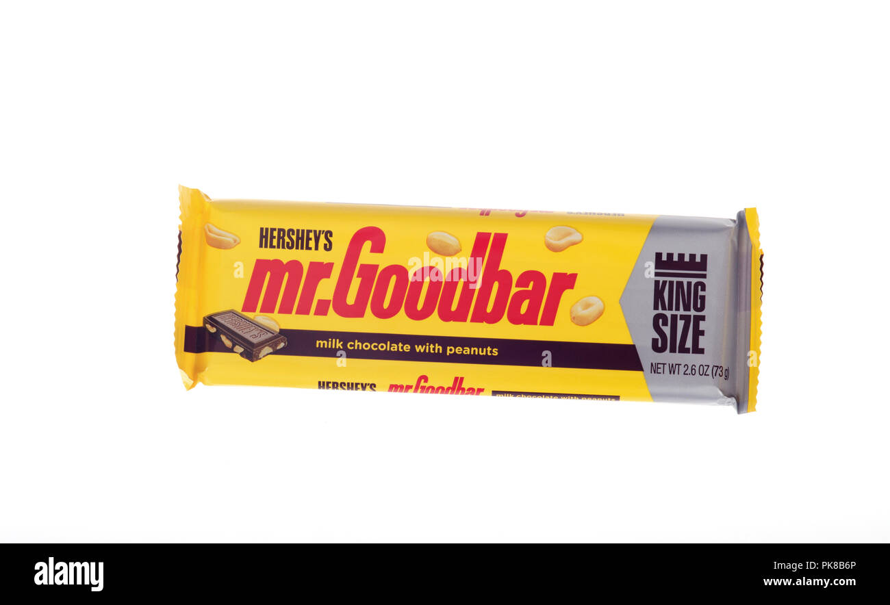 Hershey's Mr. goodbar Milchschokolade mit Erdnüssen Candy Bar King Size auf weißem Hintergrund Stockfoto
